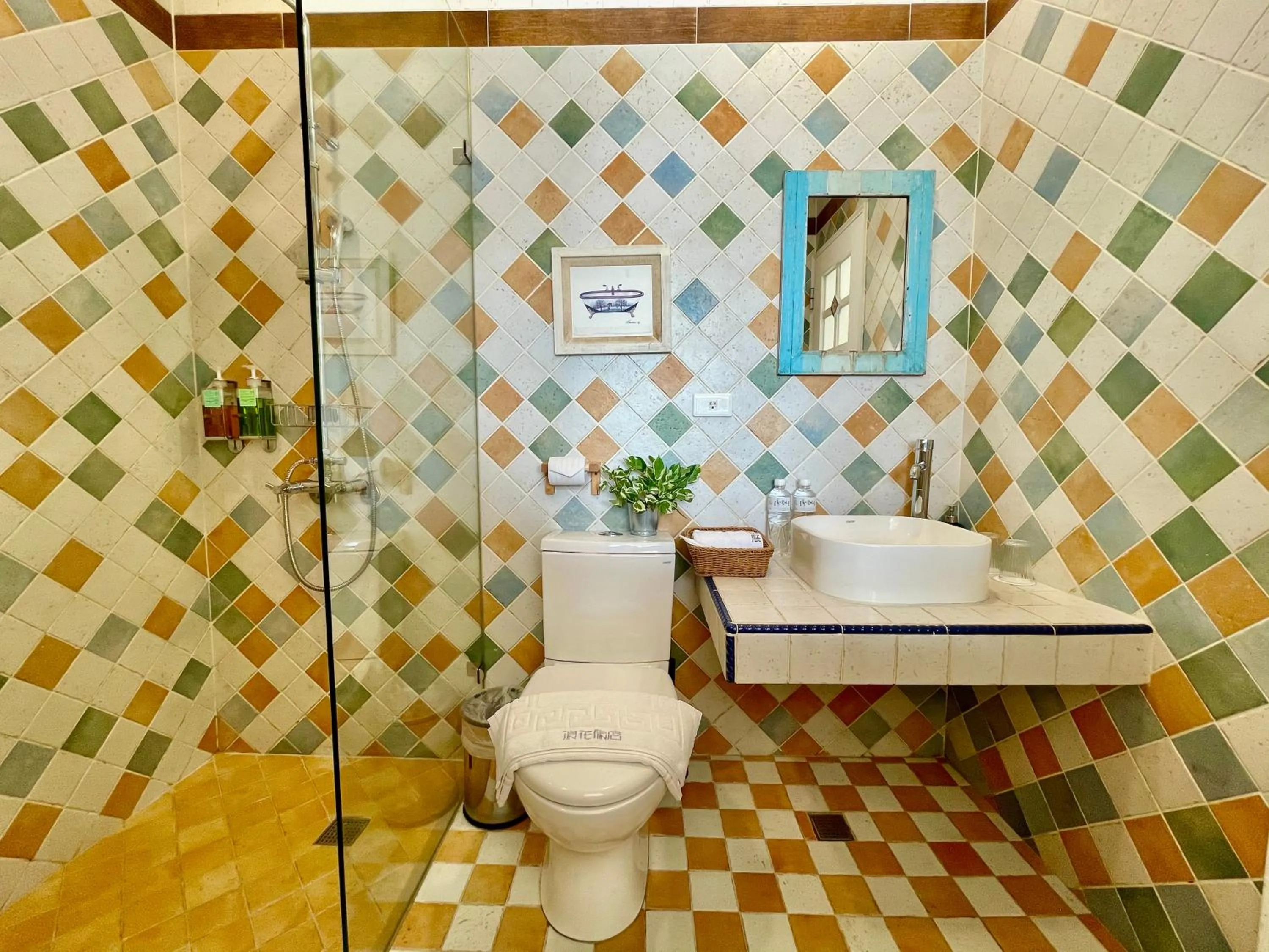 Bathroom in SpoonDrift Hostal Kenting