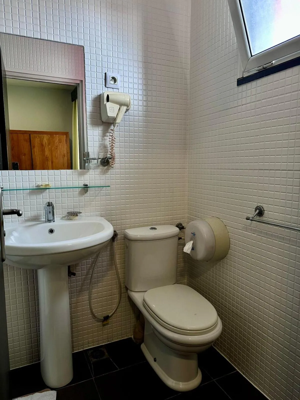 Toilet in Sole Hotel