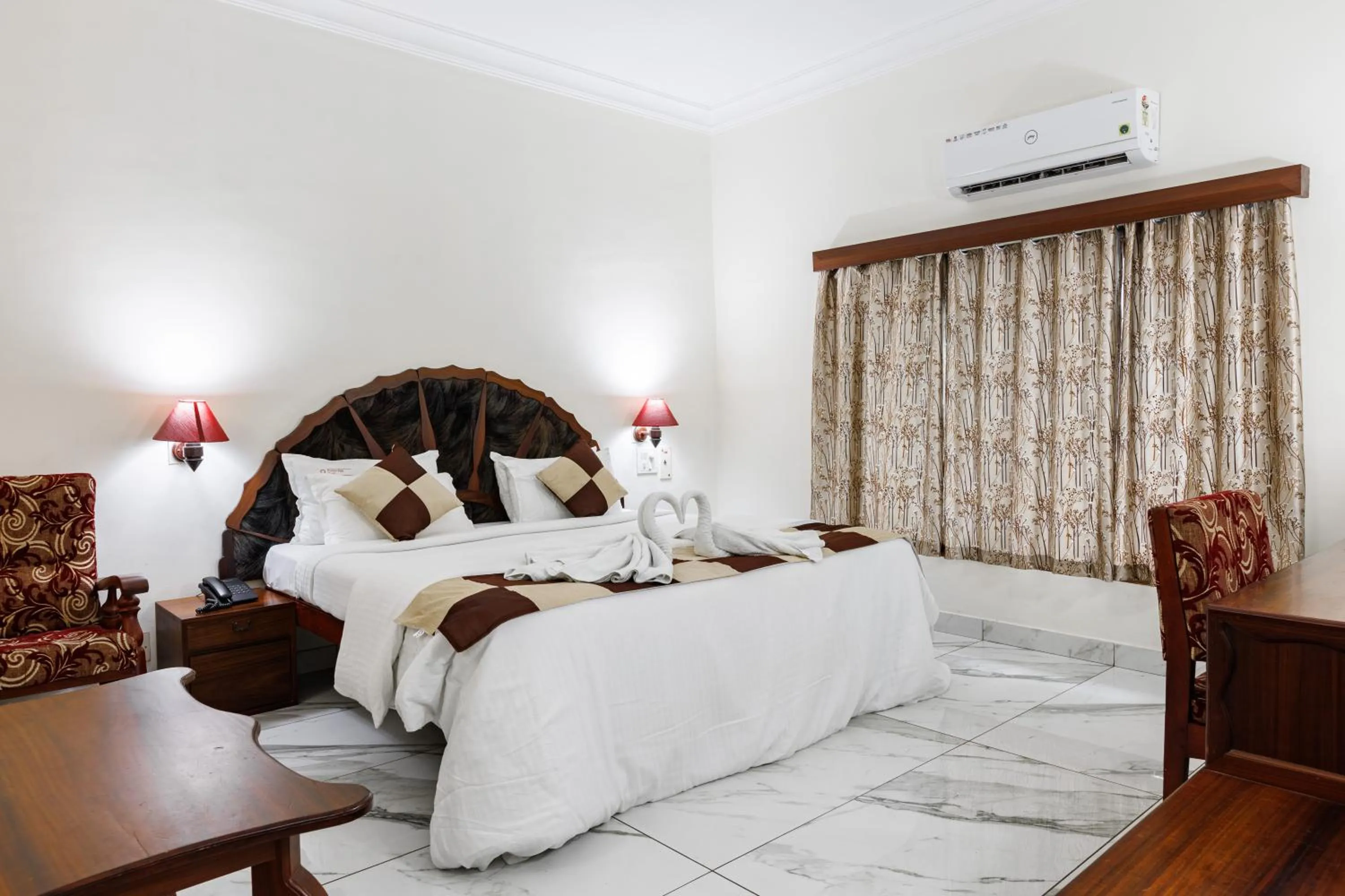 Bed in paulson park hotel