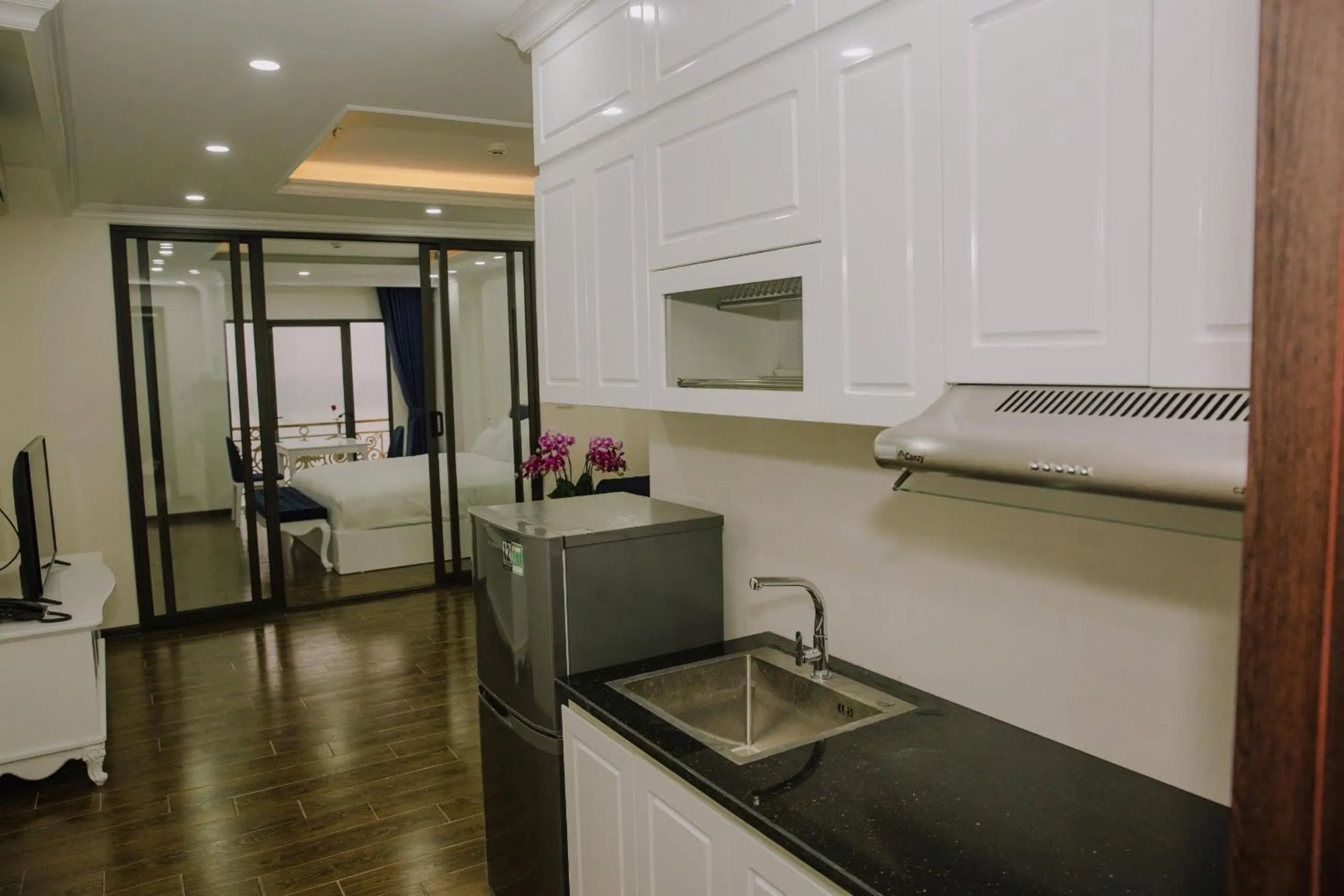 Photo of the whole room in Queenie Hotel