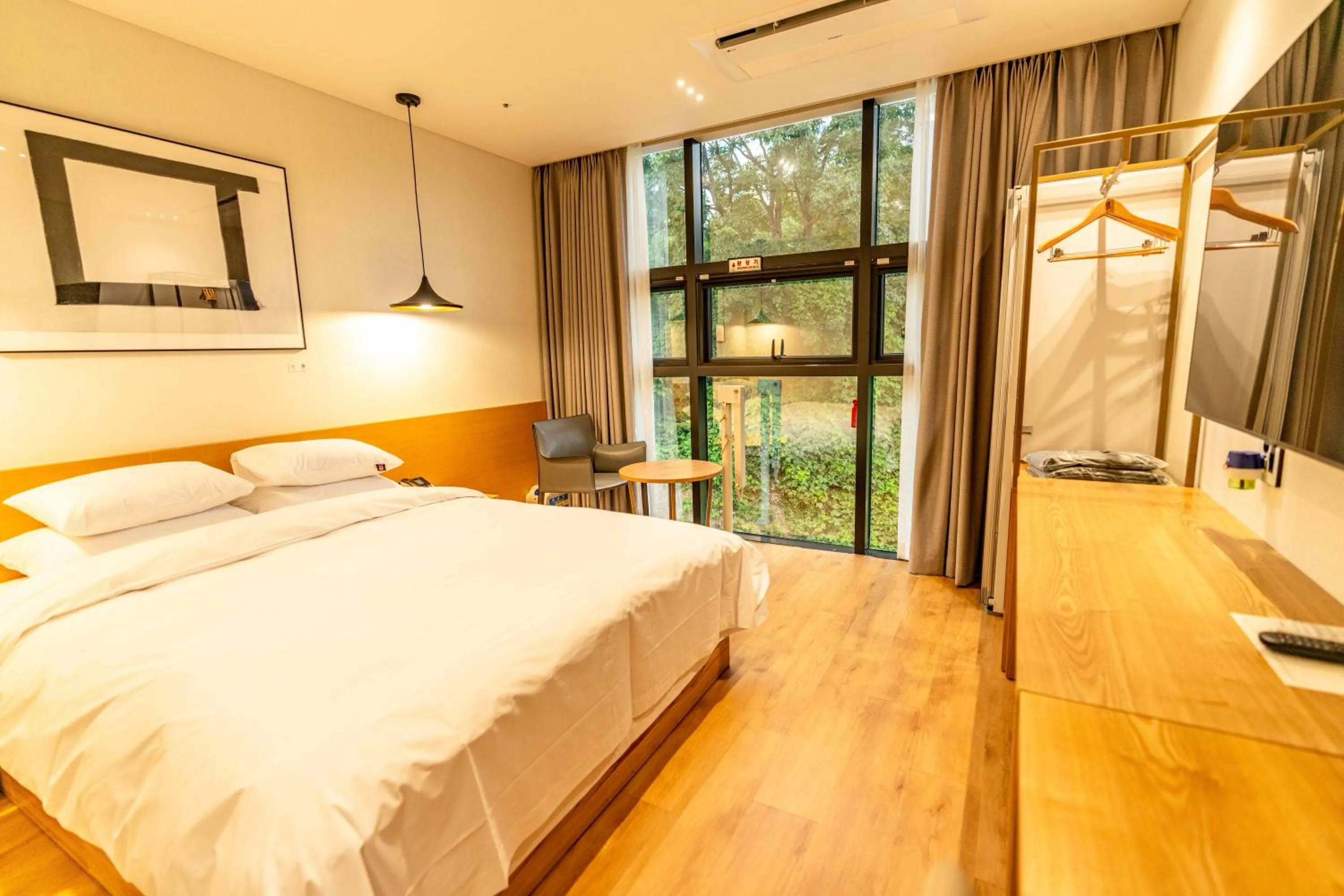 Bed in Lagobaum Hotel