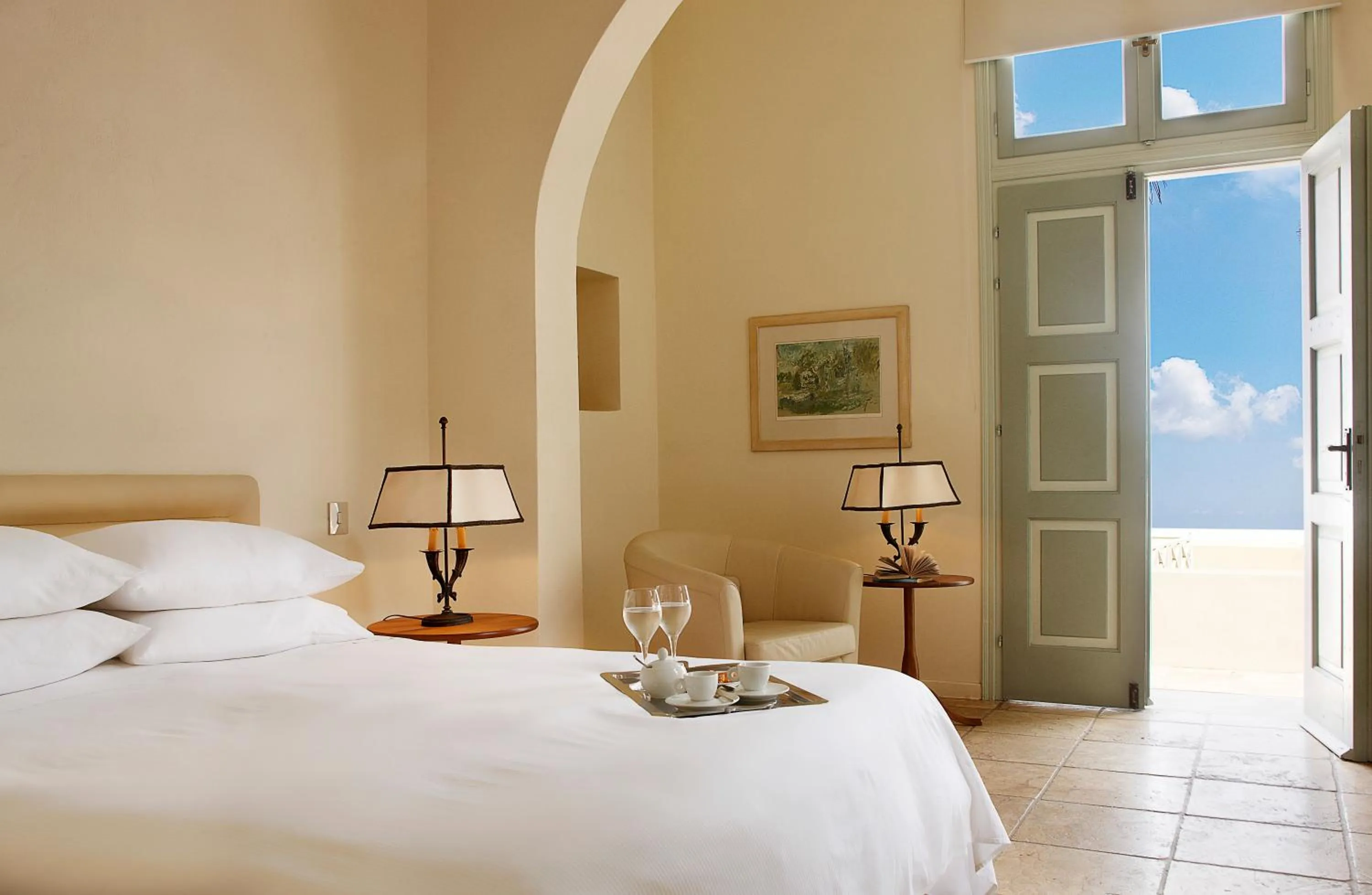 Bed in Aria Lito Mansion