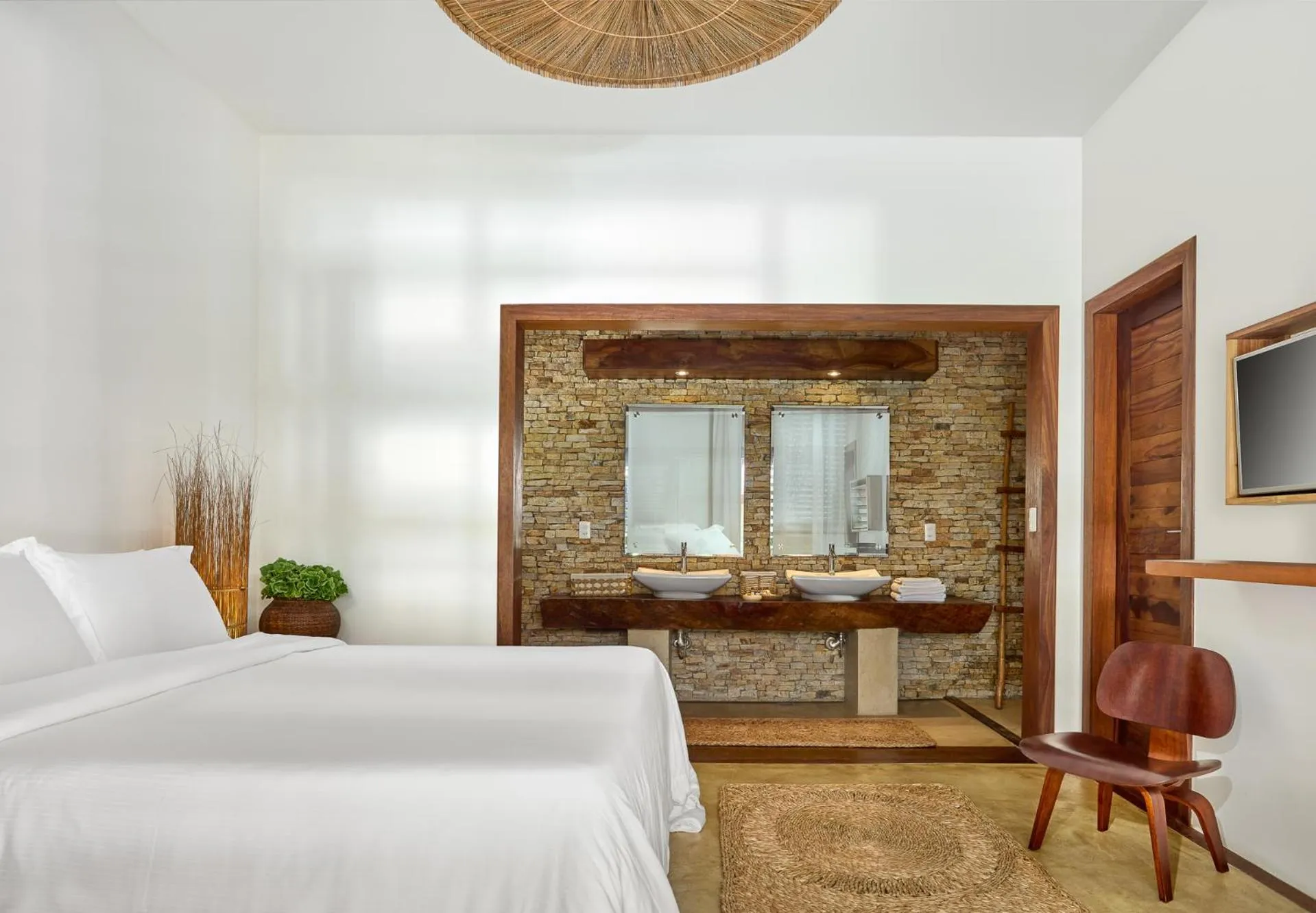 Bed in Villa Alegria - La Villa Group