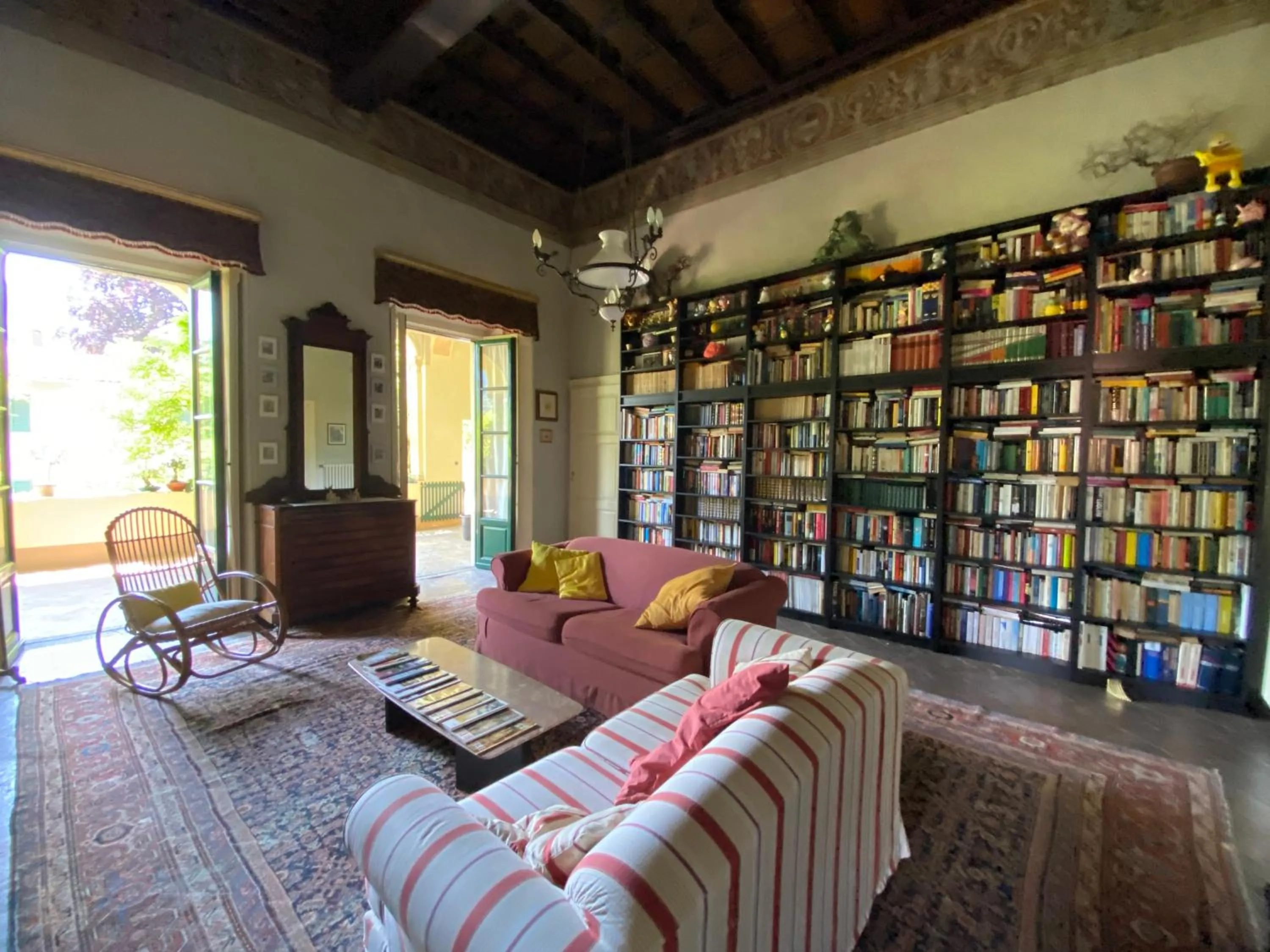 Communal lounge/ TV room in Palazzo Ronchelli