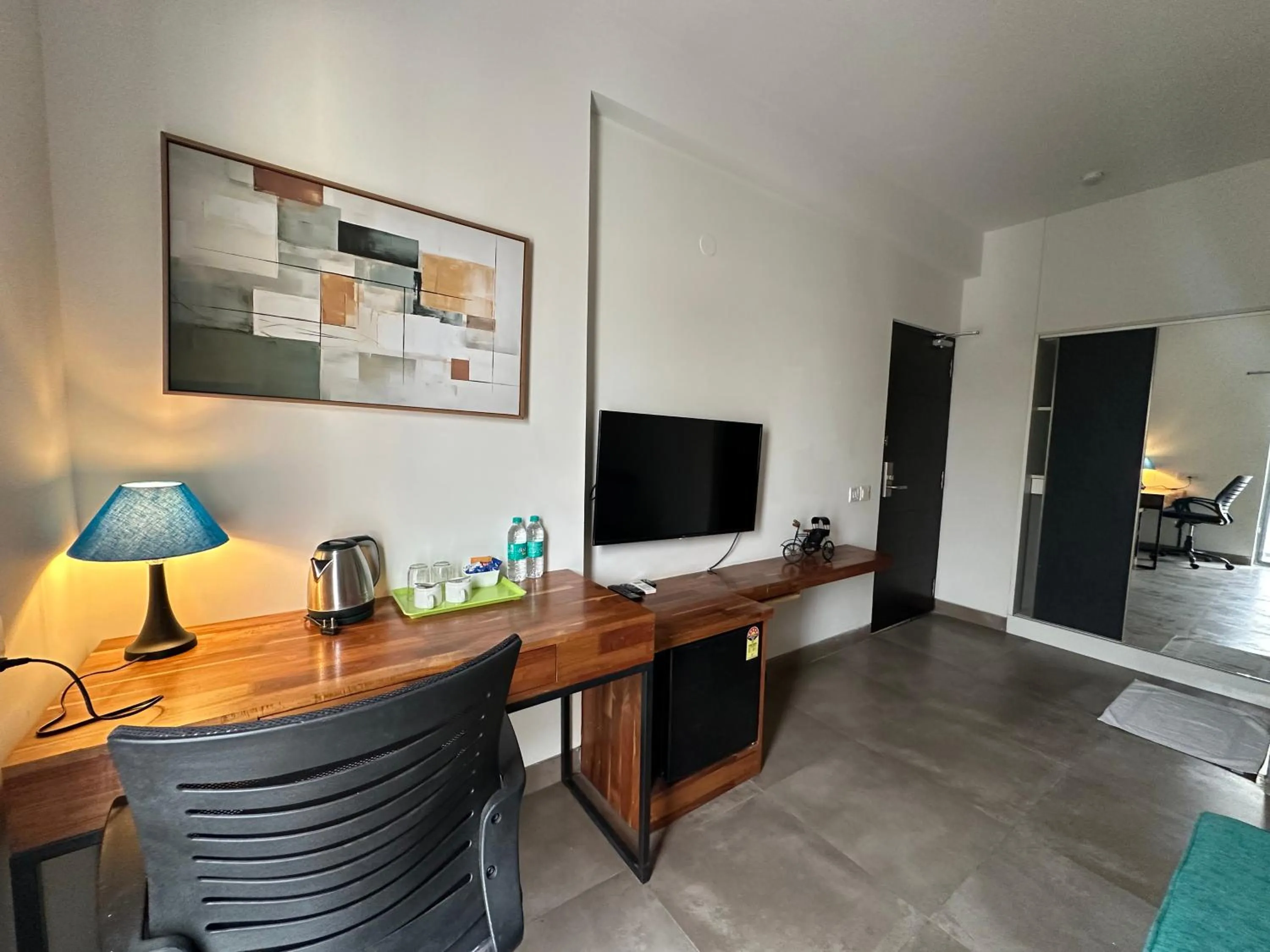 Aura Corporate Suites