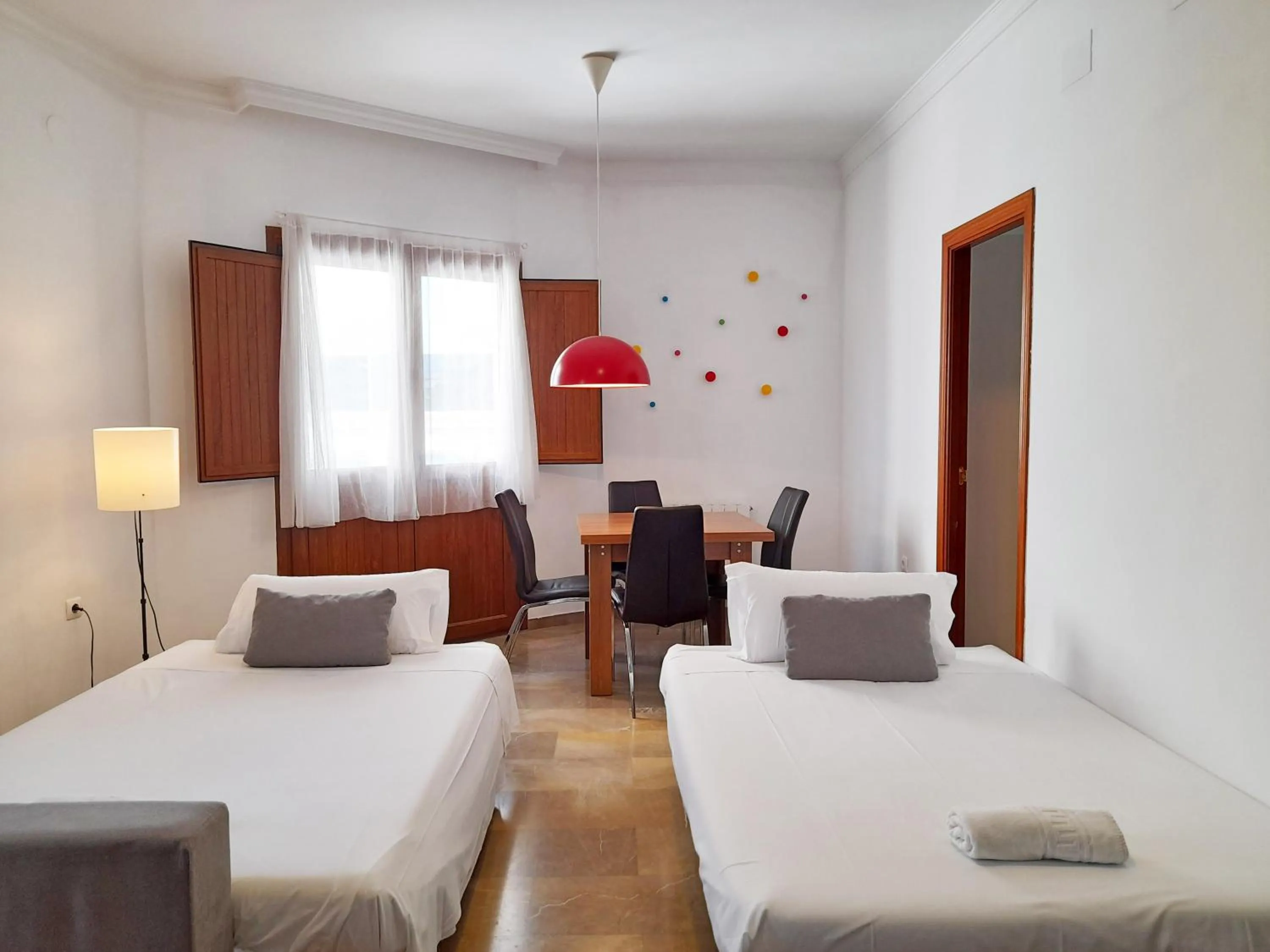 Living room, Bed in Apartamentos Catedral Plaza 3000