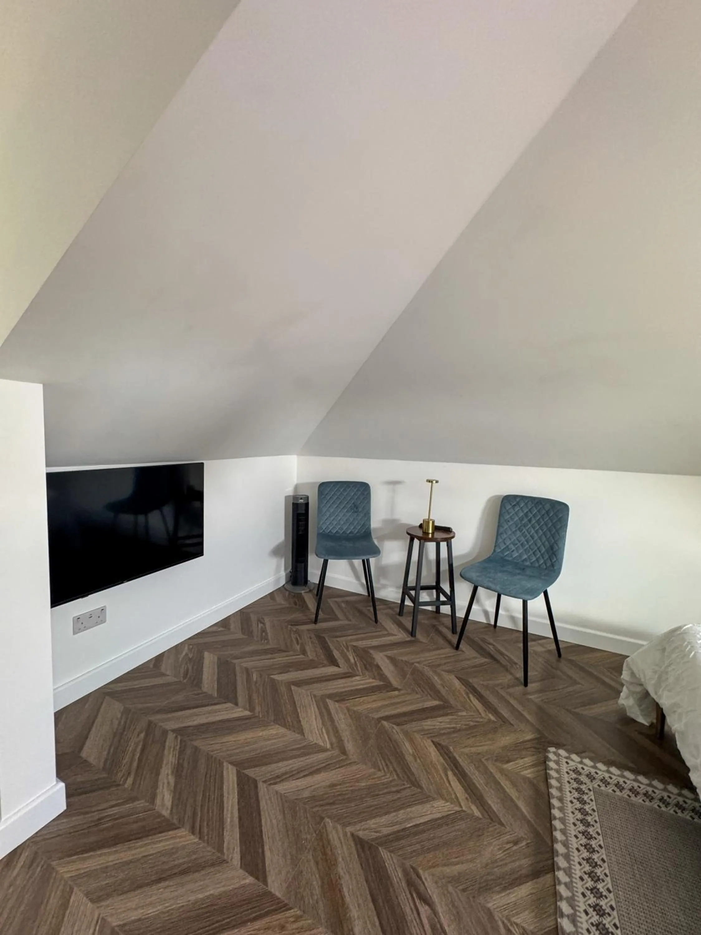 TV and multimedia in Dalston Luxe Studios, 10 minutes away from Liverpool Train Station