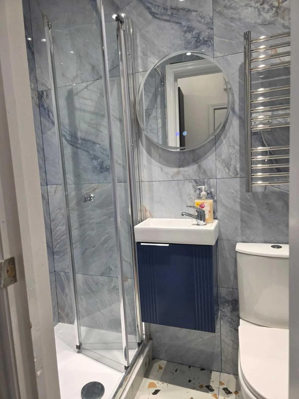 Bathroom in Dalston Luxe Studios, 10 minutes away from Liverpool Train Station