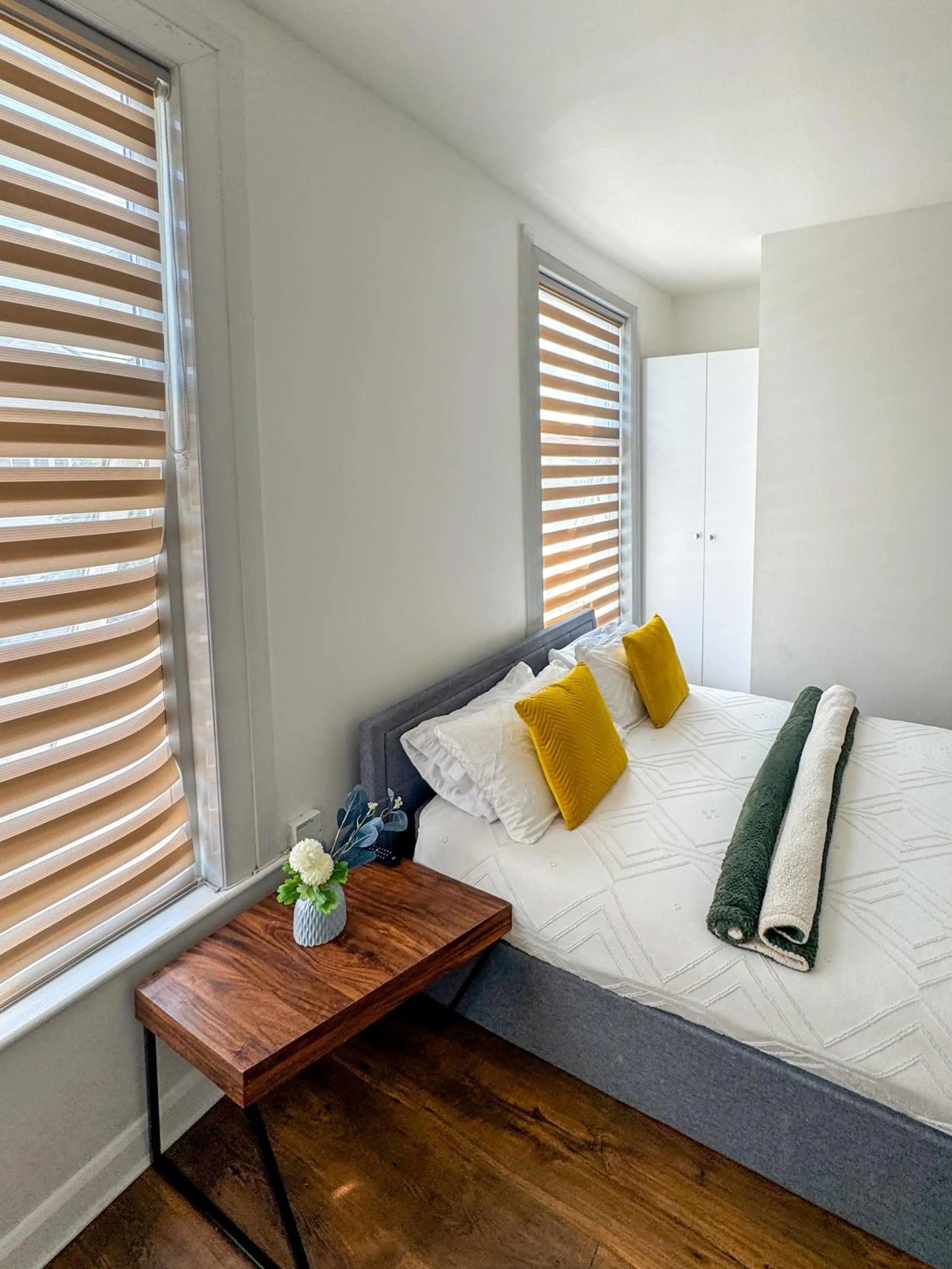 Bedroom, Bed in Dalston Luxe Studios, 10 minutes away from Liverpool Train Station