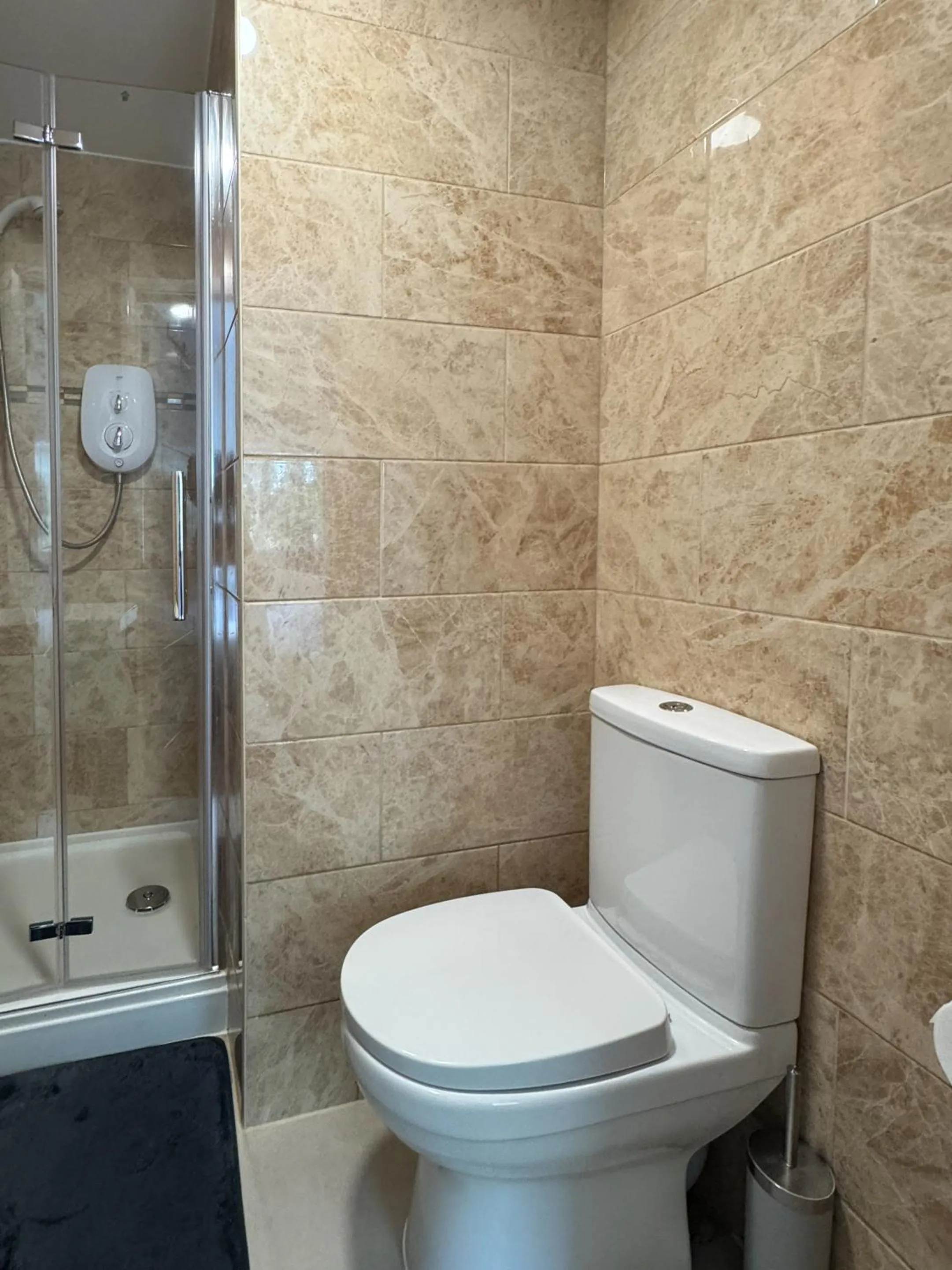 Bathroom in Dalston Luxe Studios, 10 minutes away from Liverpool Train Station