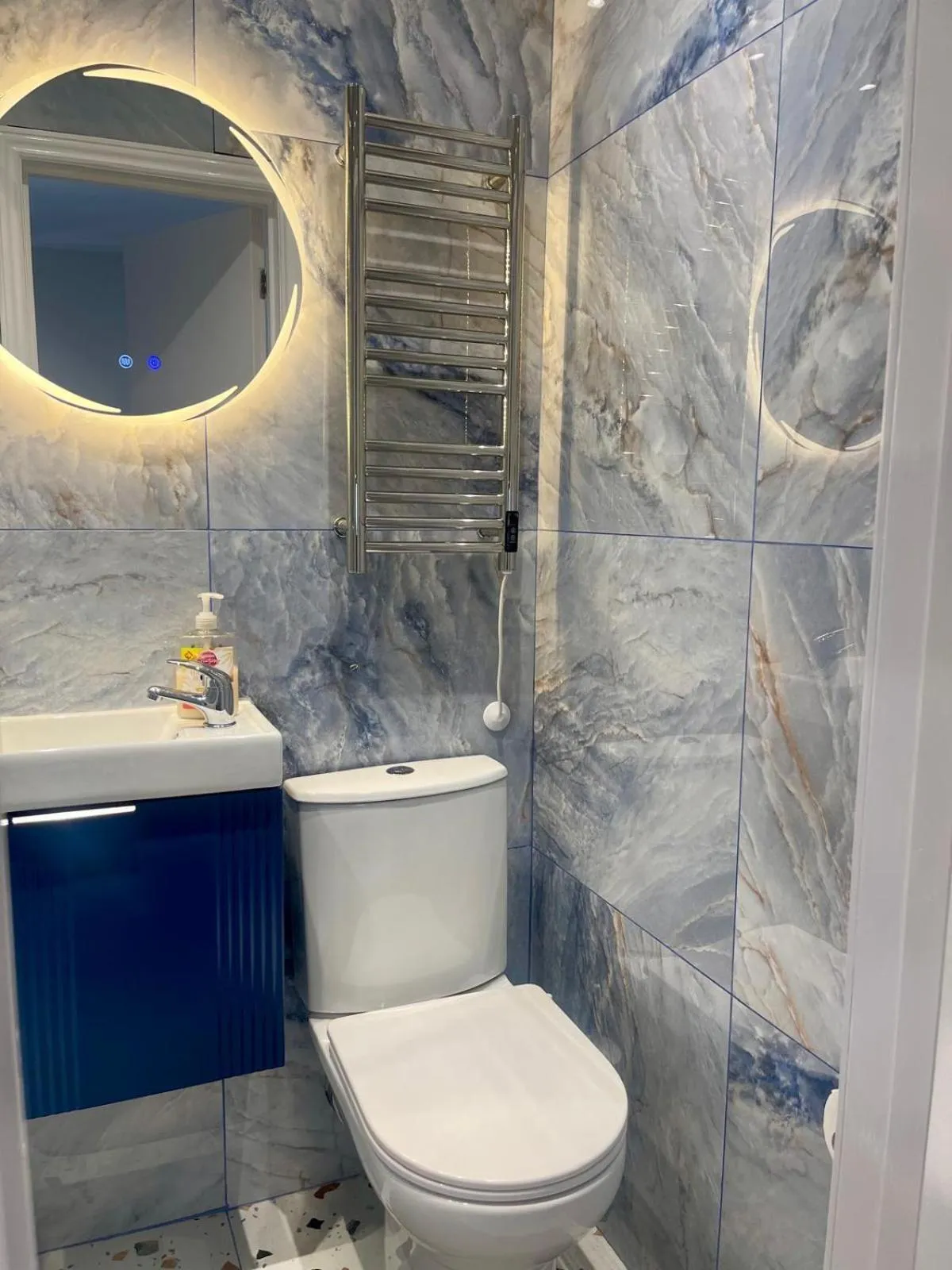 Bathroom in Dalston Luxe Studios, 10 minutes away from Liverpool Train Station