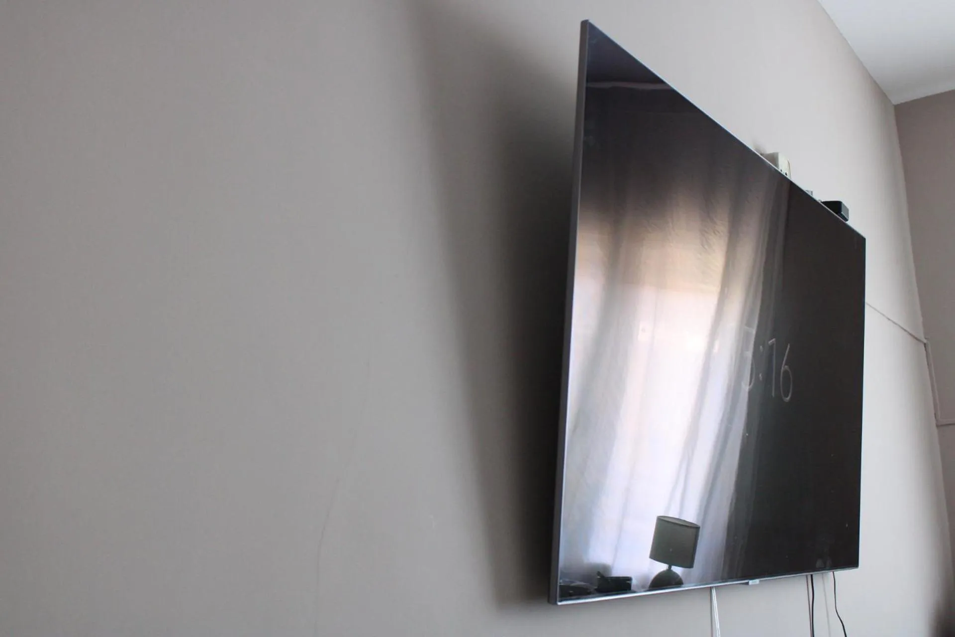 Communal lounge/ TV room in Metropolitan Atocha