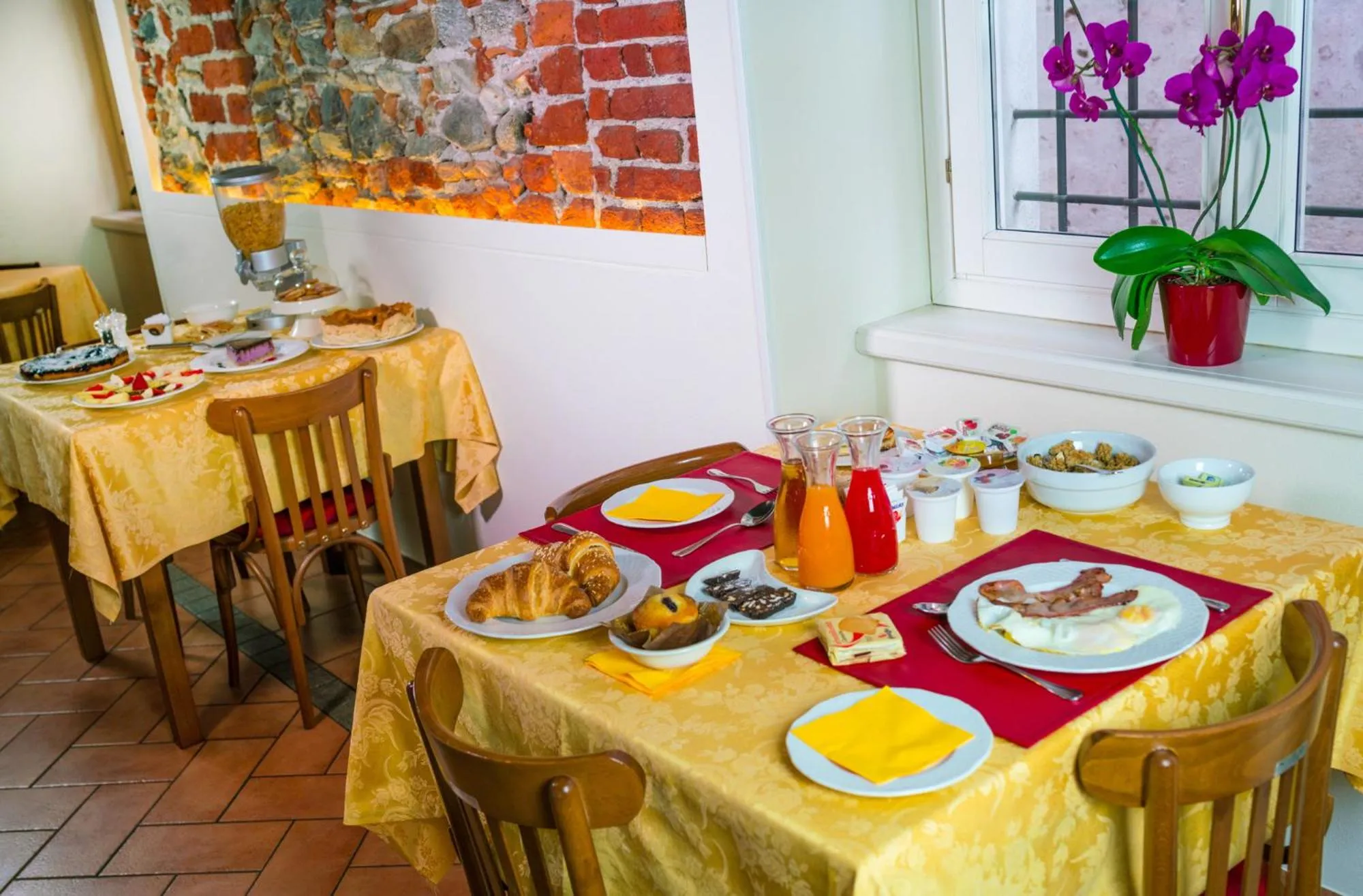 Breakfast in Hotel Sole