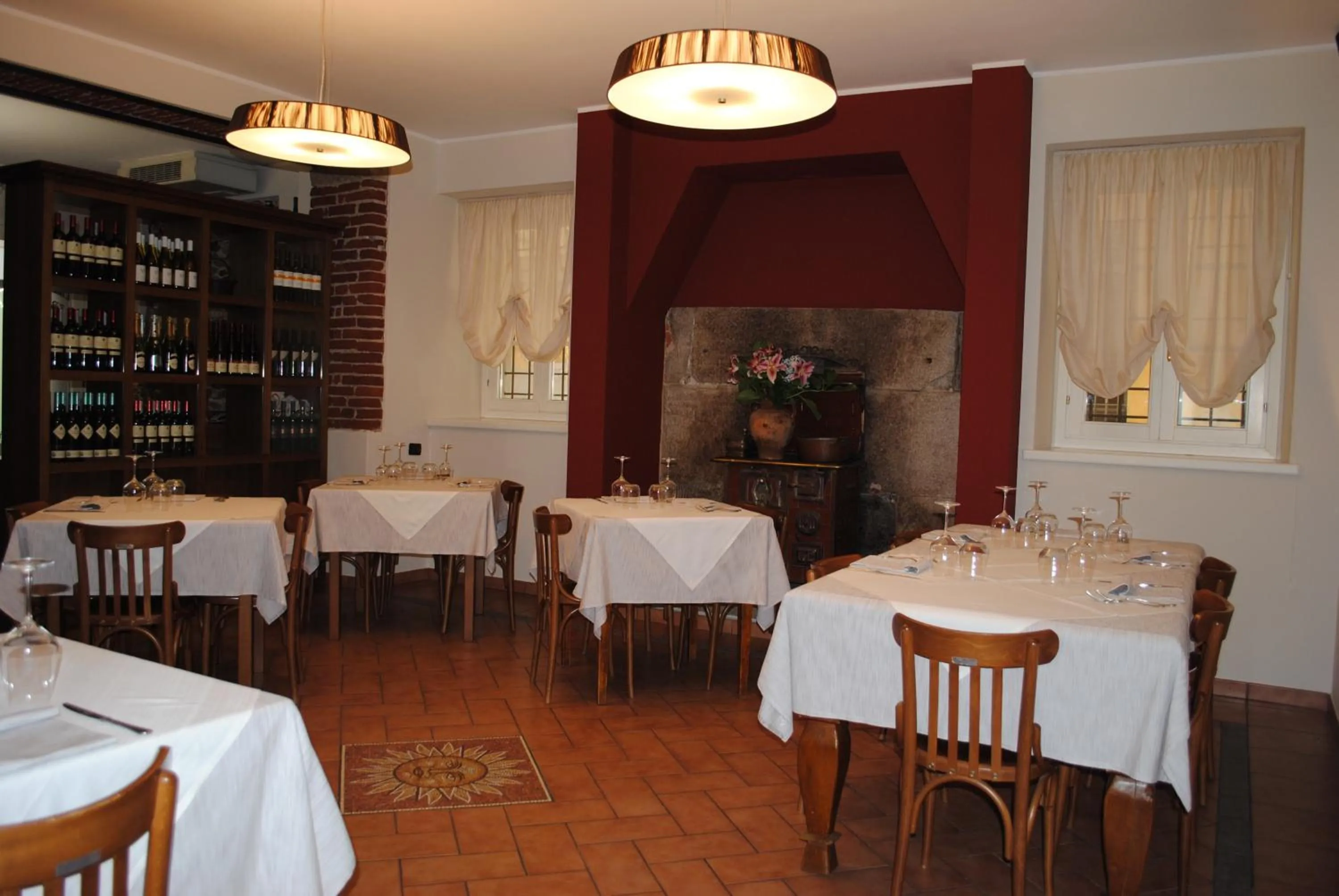 Restaurant/places to eat in Hotel Sole