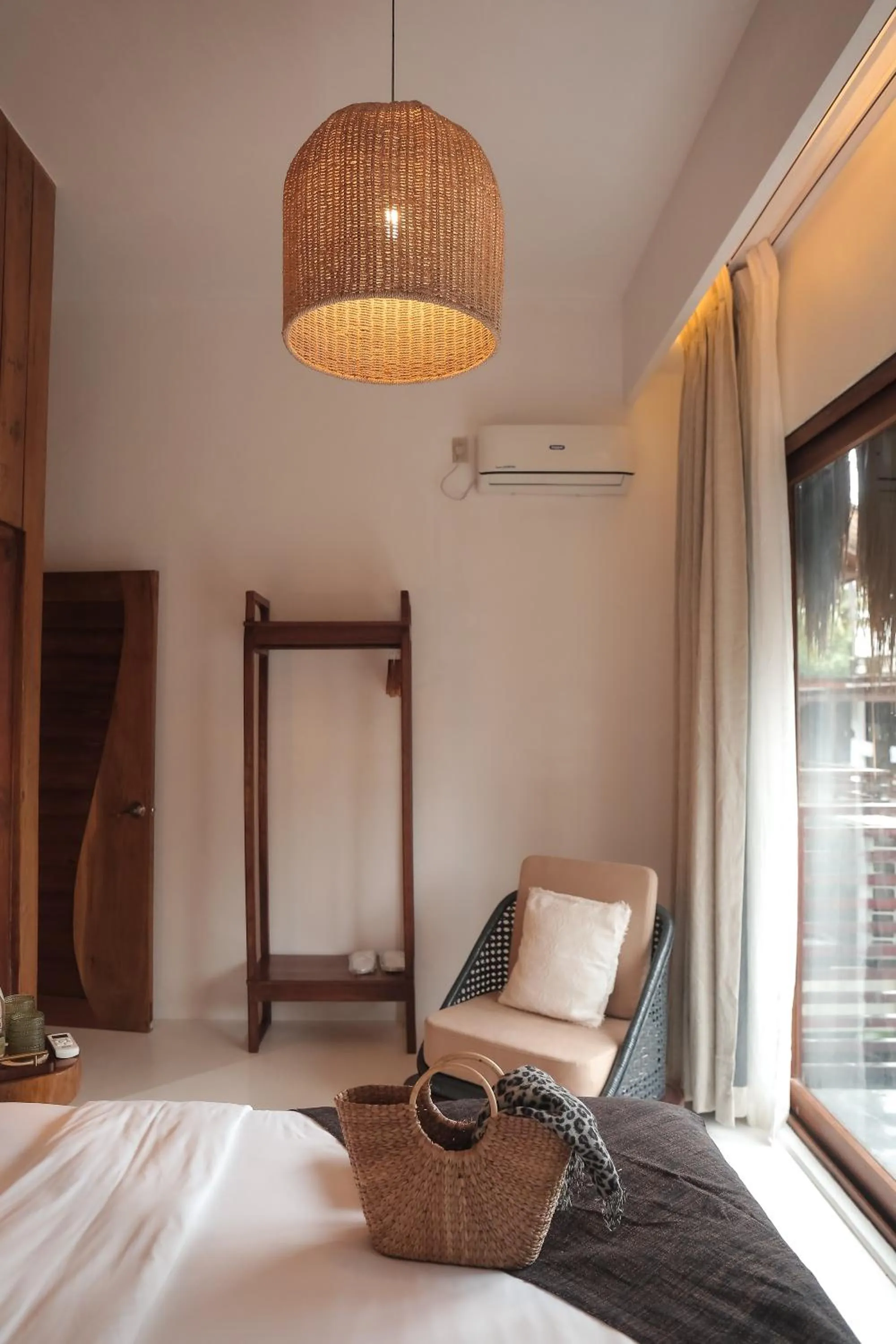 Seating area, Bed in The KAZA Boutique Hotel