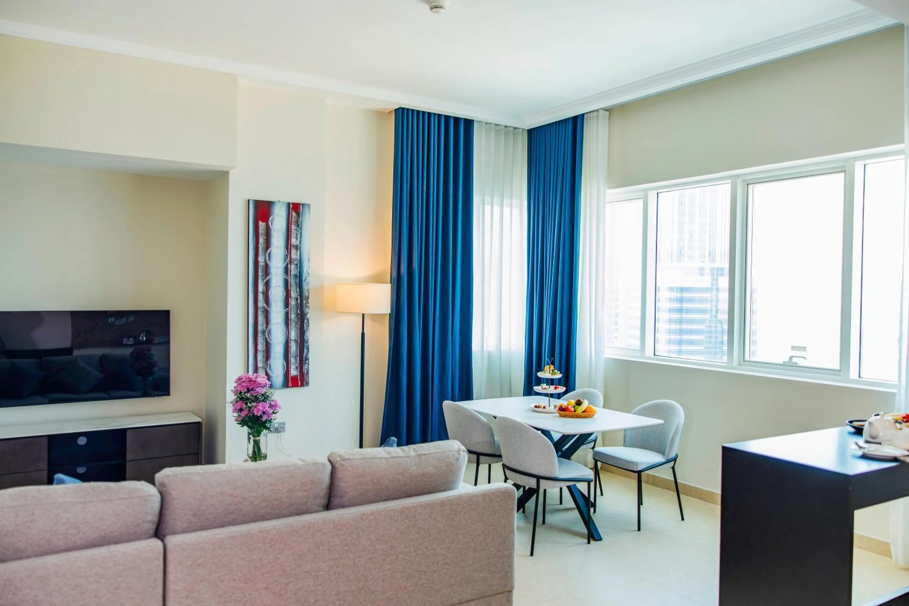 TV and multimedia in Jannah Executive Hotel Apartments