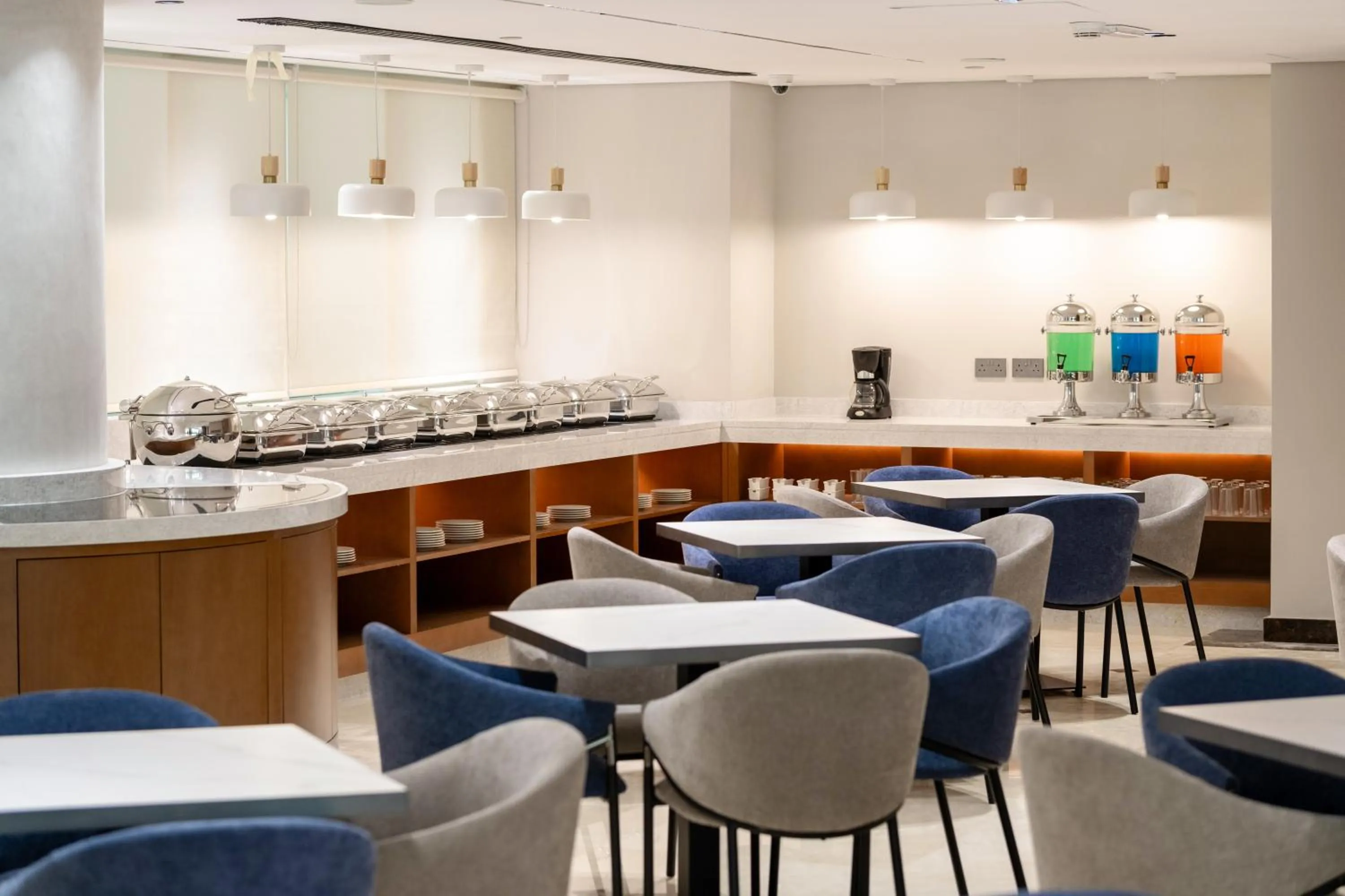 Restaurant/places to eat in Jannah Executive Hotel Apartments