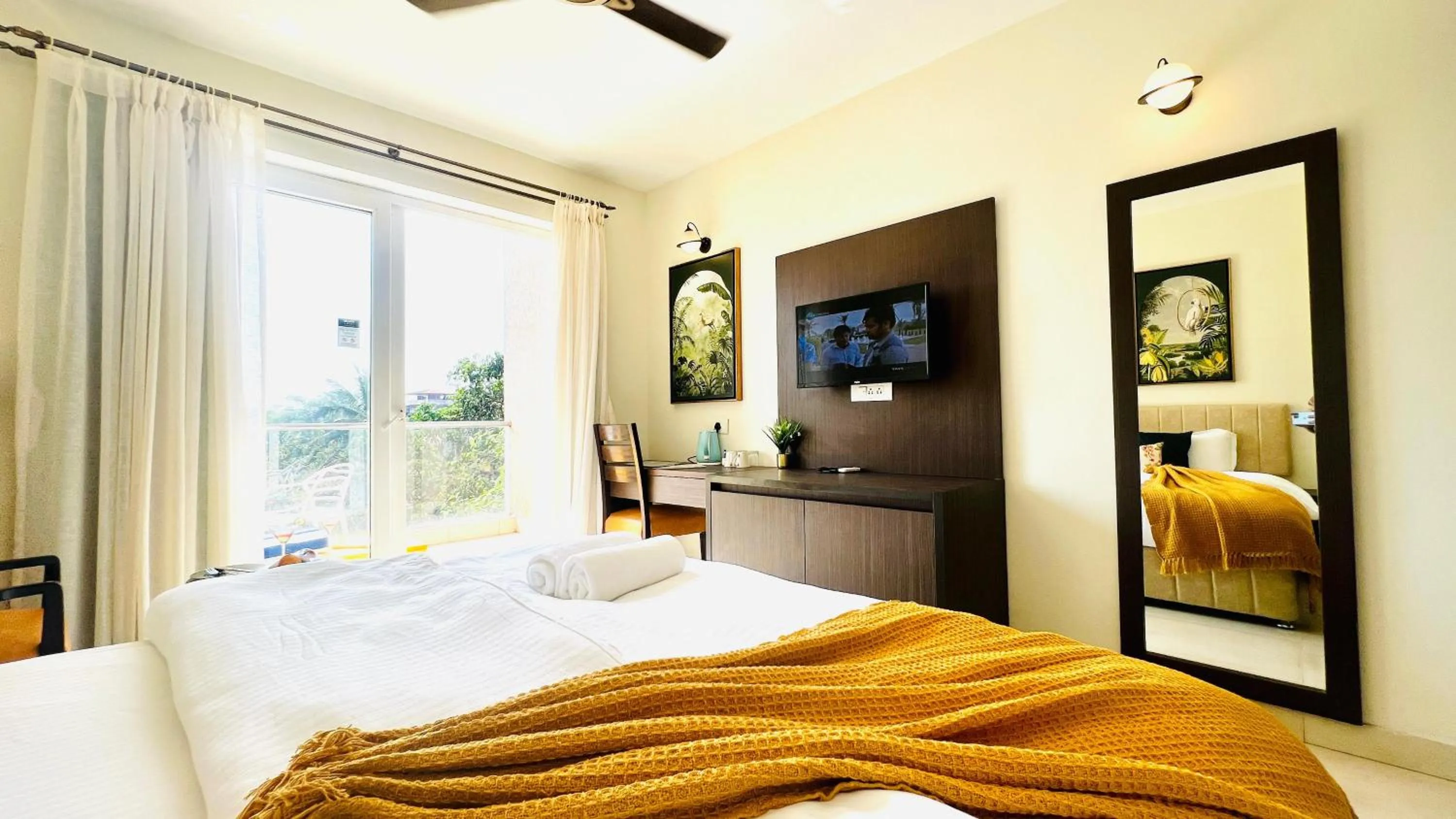 TV and multimedia, Bed in BluO Amani Vagator - Boutique Hotel Goa