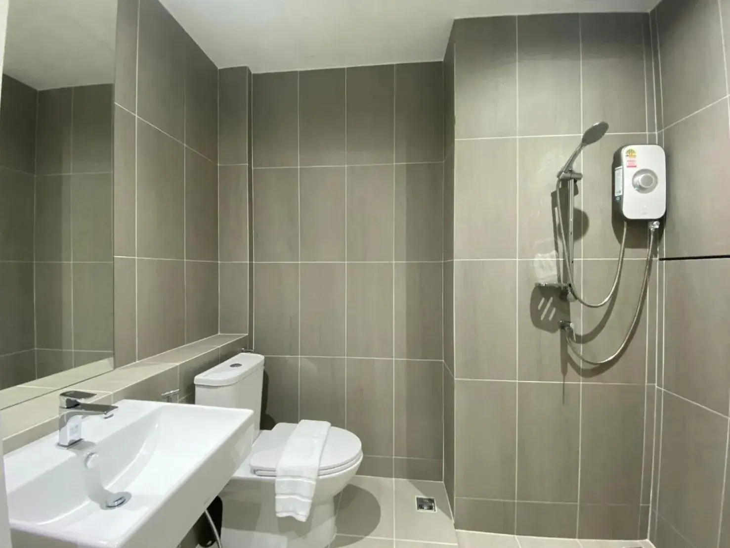 Standard Quadruple Room in Tree Airport Hotel Hatyai Standard Quadruple Room in Tree Airport Hotel Hatyai