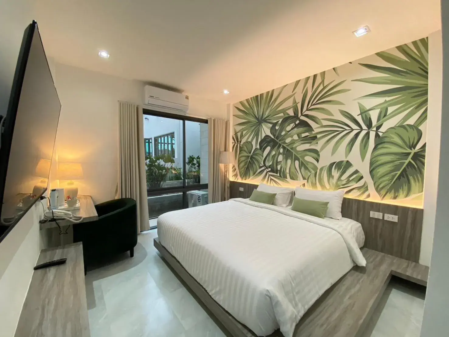 Standard King Room in Tree Airport Hotel Hatyai Standard King Room in Tree Airport Hotel Hatyai