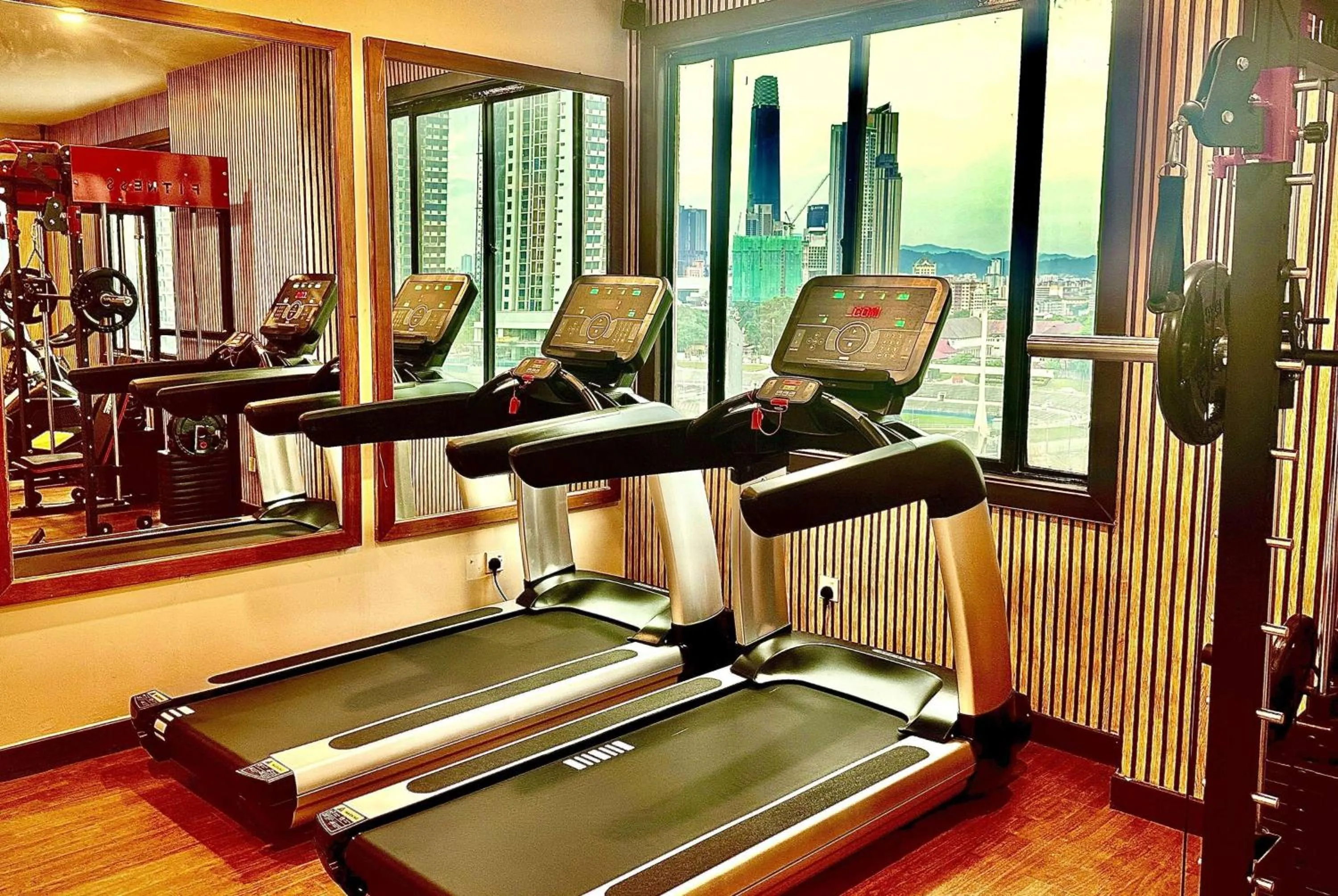 Fitness centre/facilities in Howard Johnson By Wyndham Kuala Lumpur 118