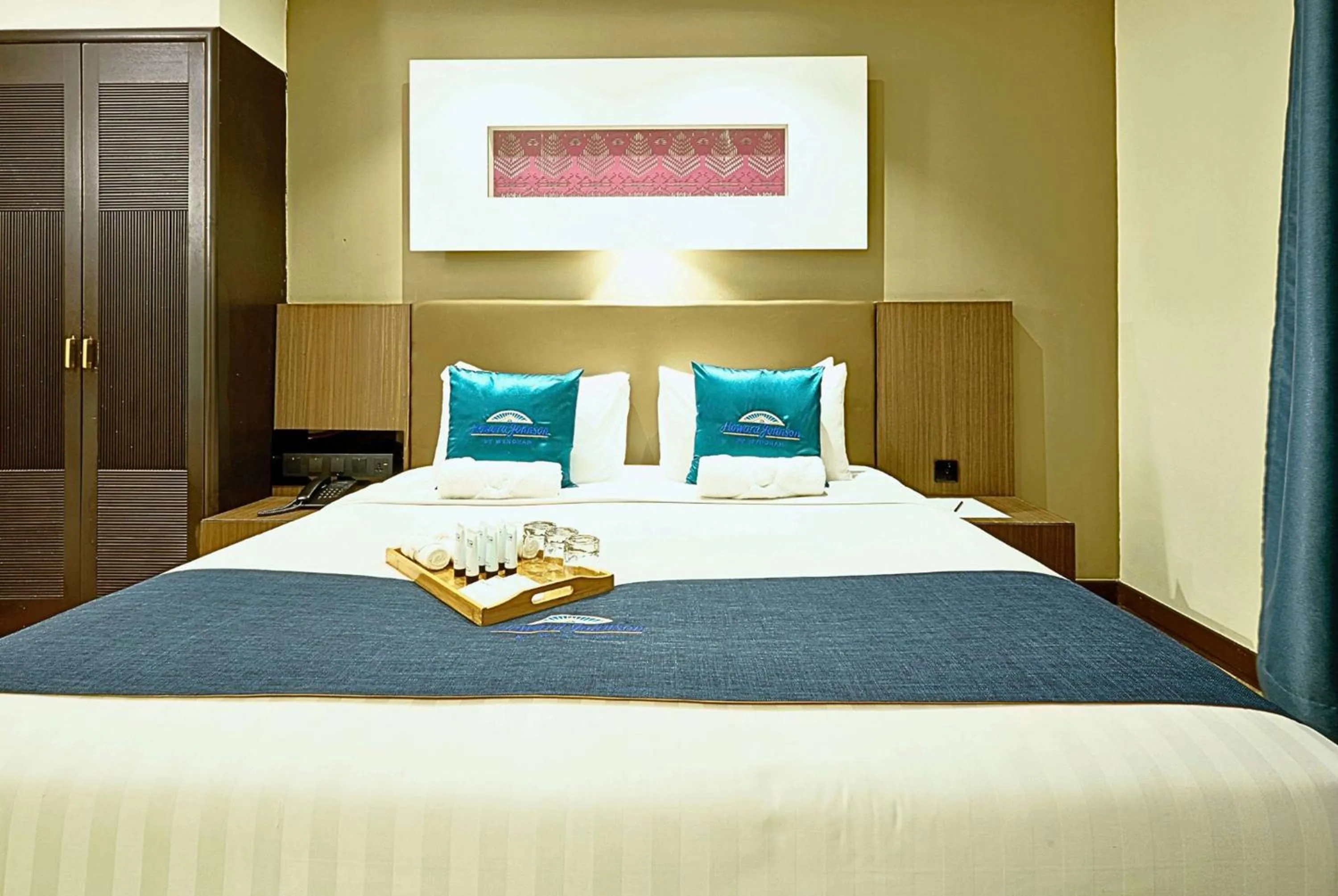 Photo of the whole room, Bed in Howard Johnson By Wyndham Kuala Lumpur 118