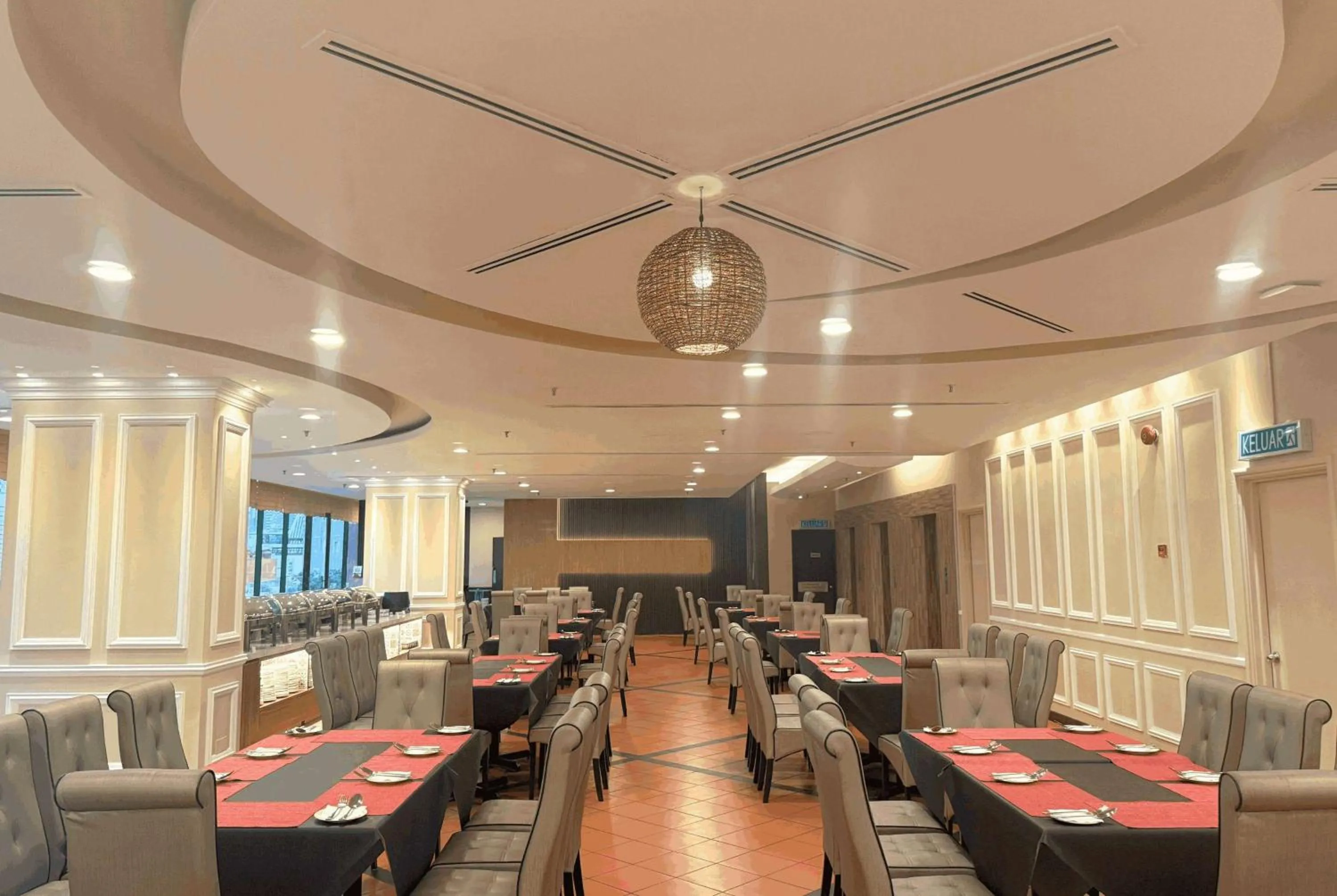 Restaurant/places to eat in Howard Johnson By Wyndham Kuala Lumpur 118