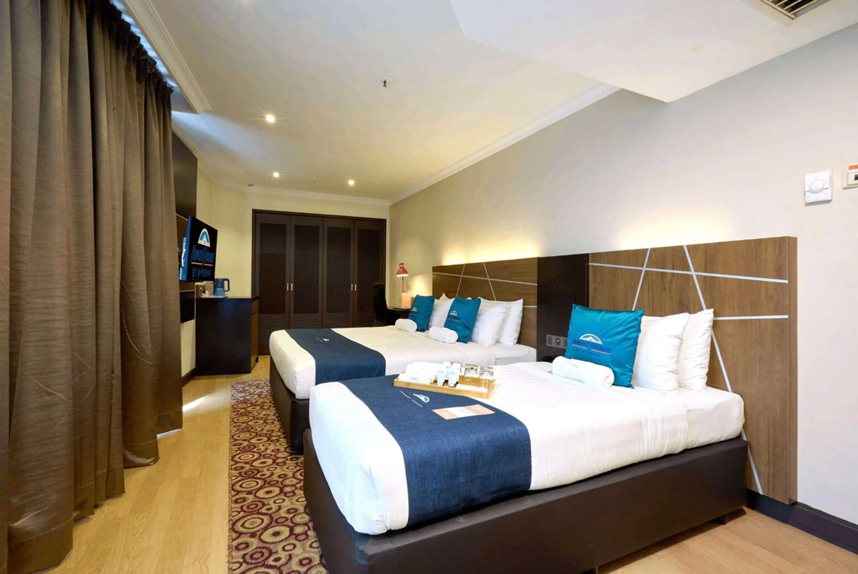 Photo of the whole room, Bed in Howard Johnson By Wyndham Kuala Lumpur 118