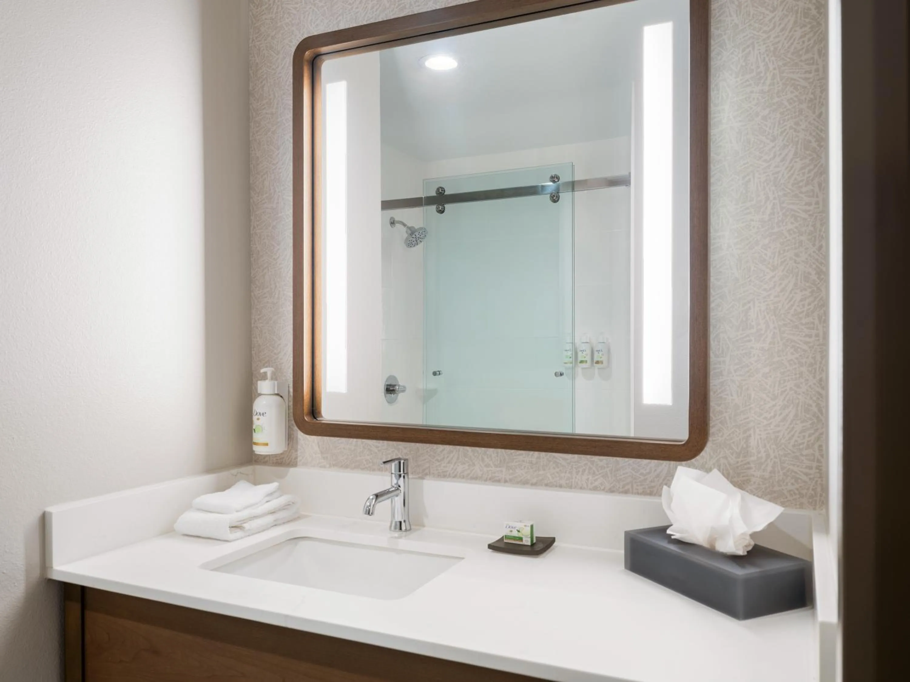 Bathroom in La Quinta Inn and Suites by Wyndham Lincoln