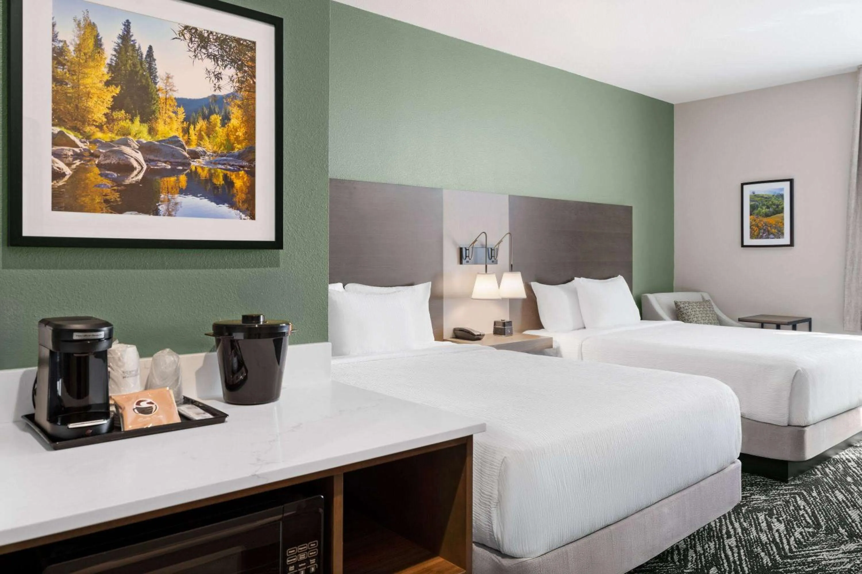 Photo of the whole room, Bed in La Quinta Inn and Suites by Wyndham Lincoln