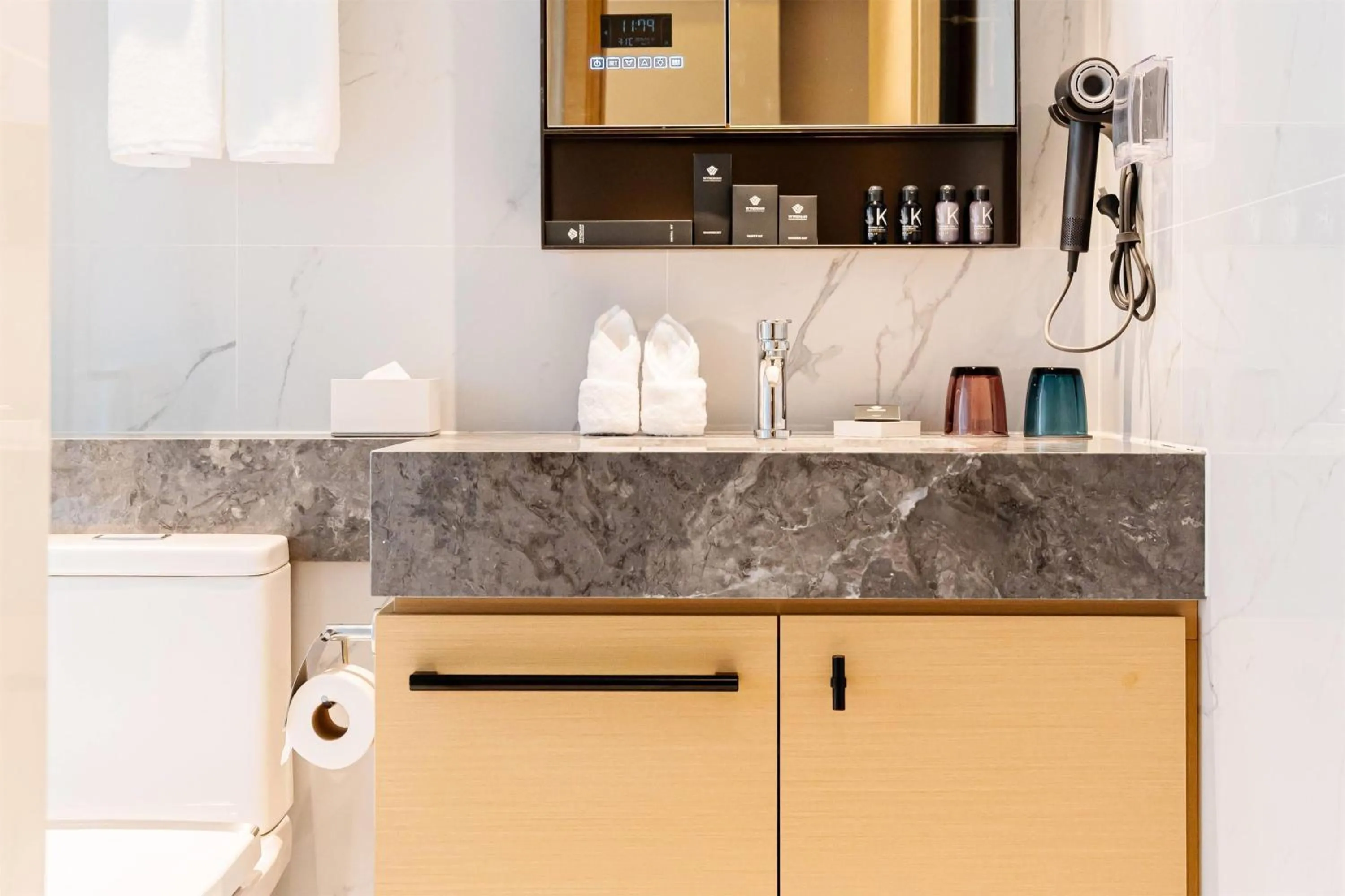 Bathroom in Beverly Mountain Bay, Trademark Collection by Wyndham