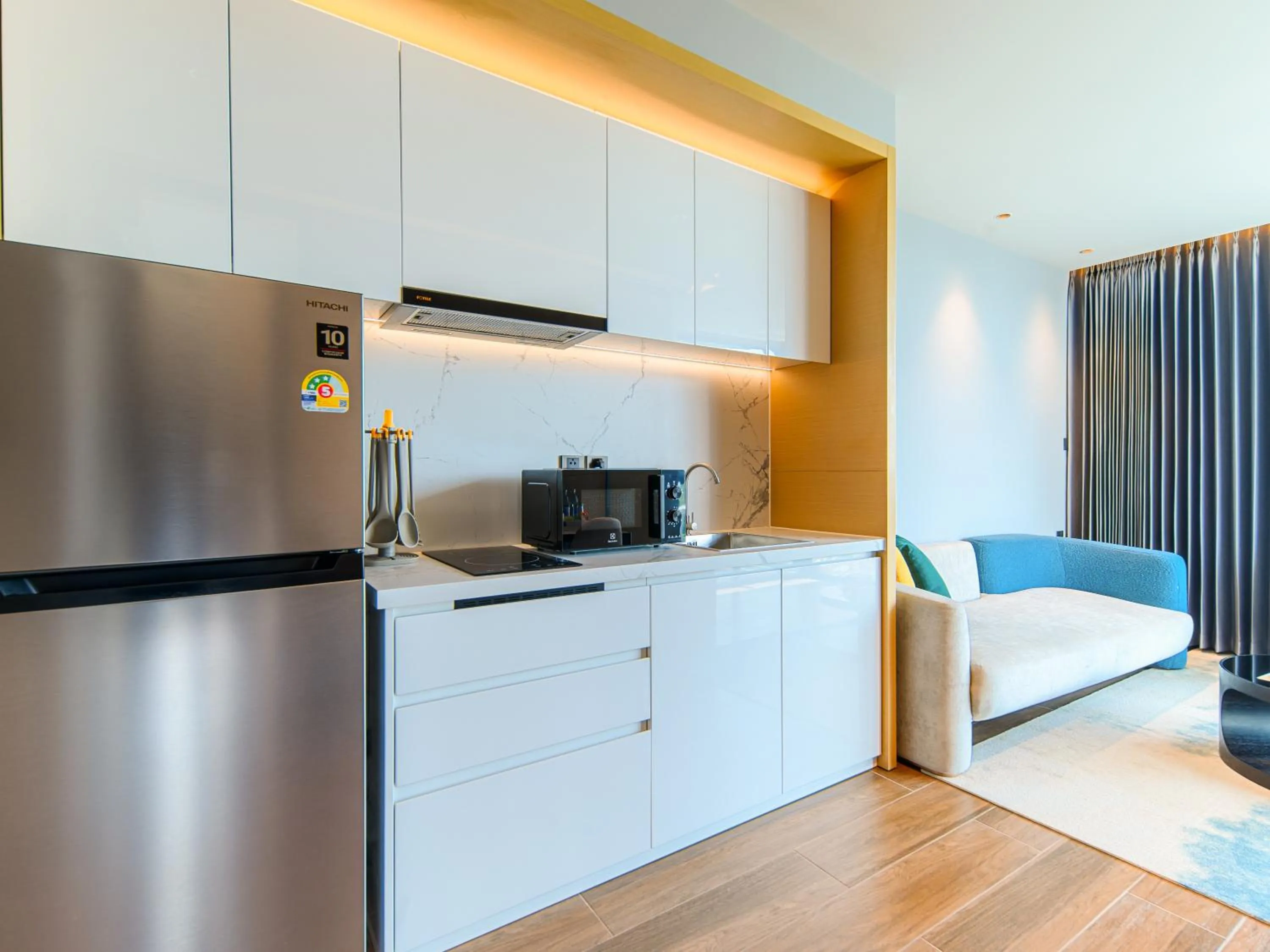 Kitchen or kitchenette in Beverly Mountain Bay, Trademark Collection by Wyndham