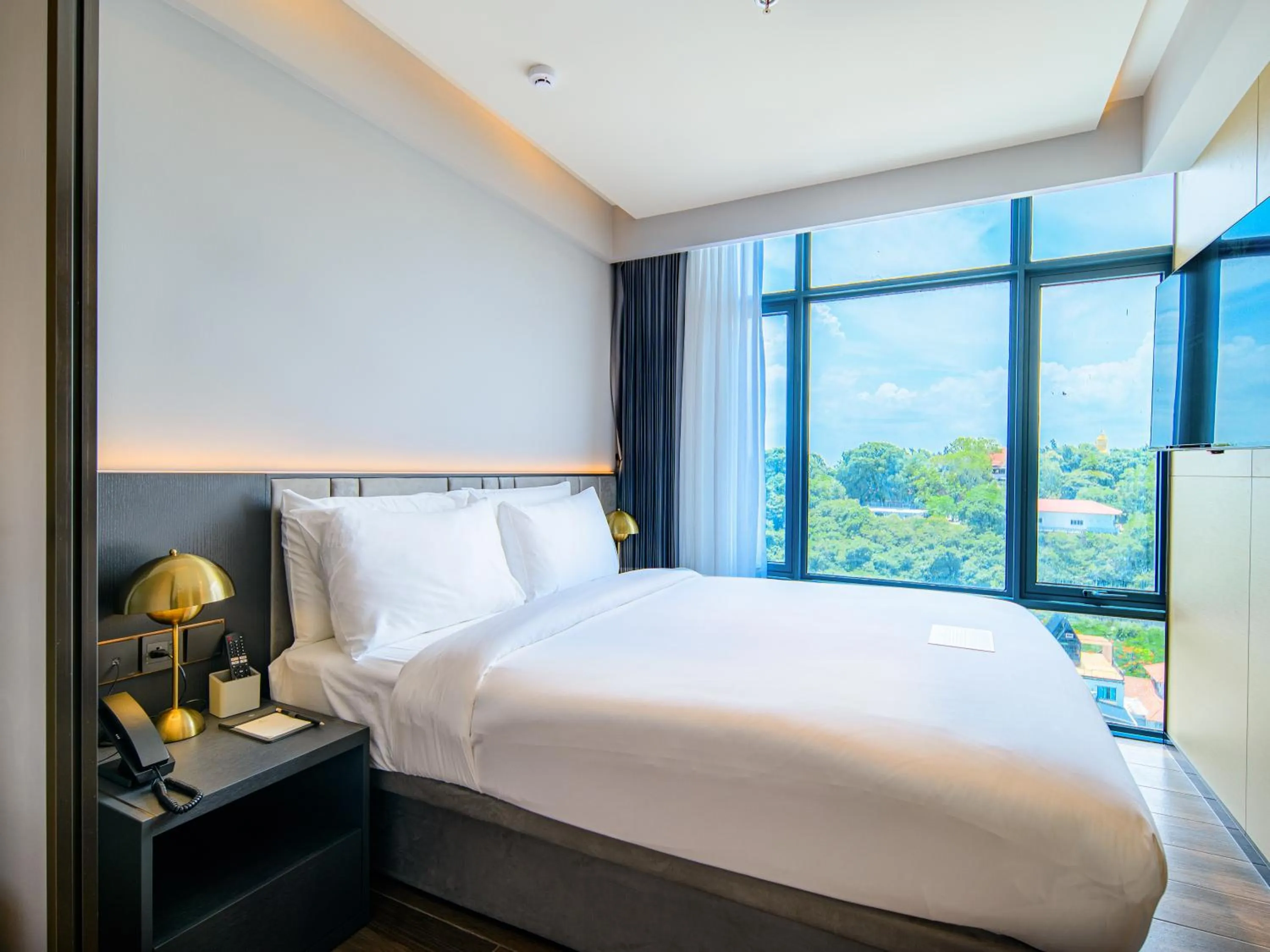 Bed in Beverly Mountain Bay, Trademark Collection by Wyndham