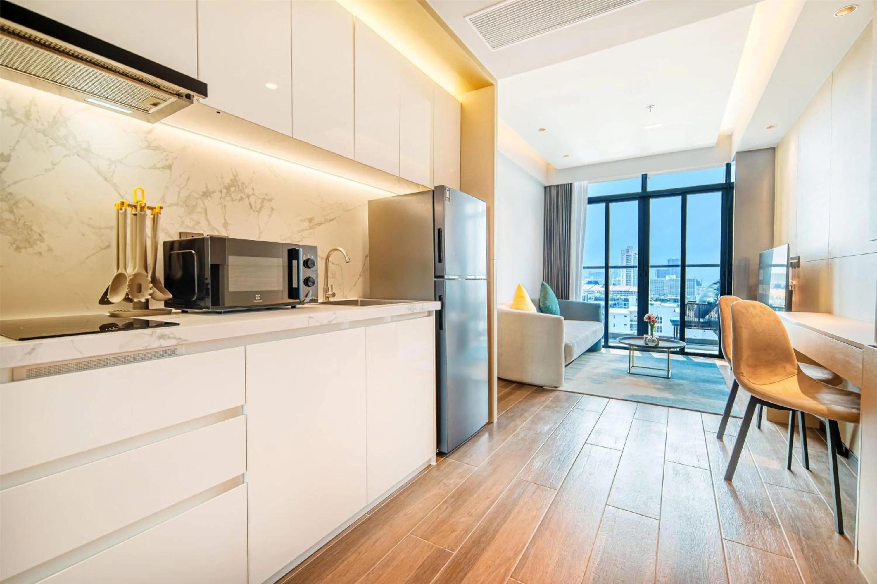 Photo of the whole room in Beverly Mountain Bay, Trademark Collection by Wyndham