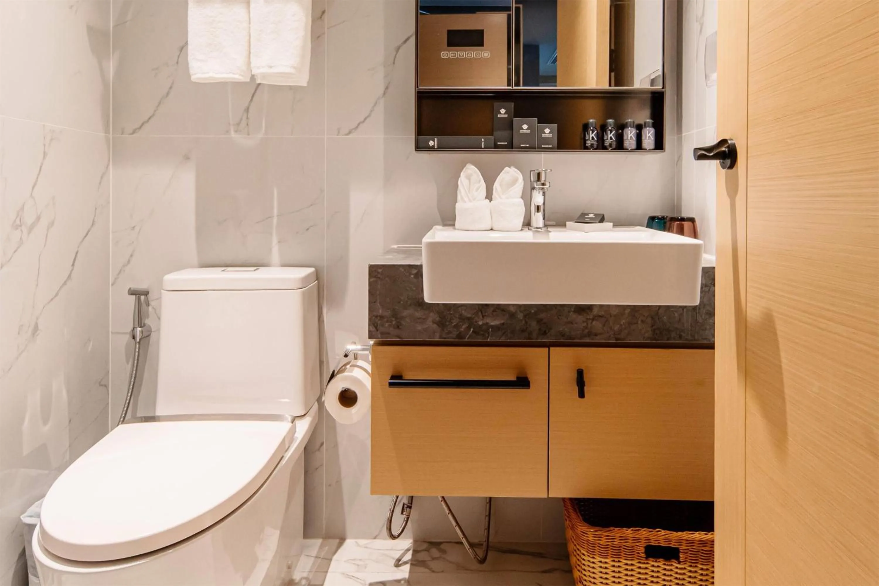 Bathroom in Beverly Mountain Bay, Trademark Collection by Wyndham