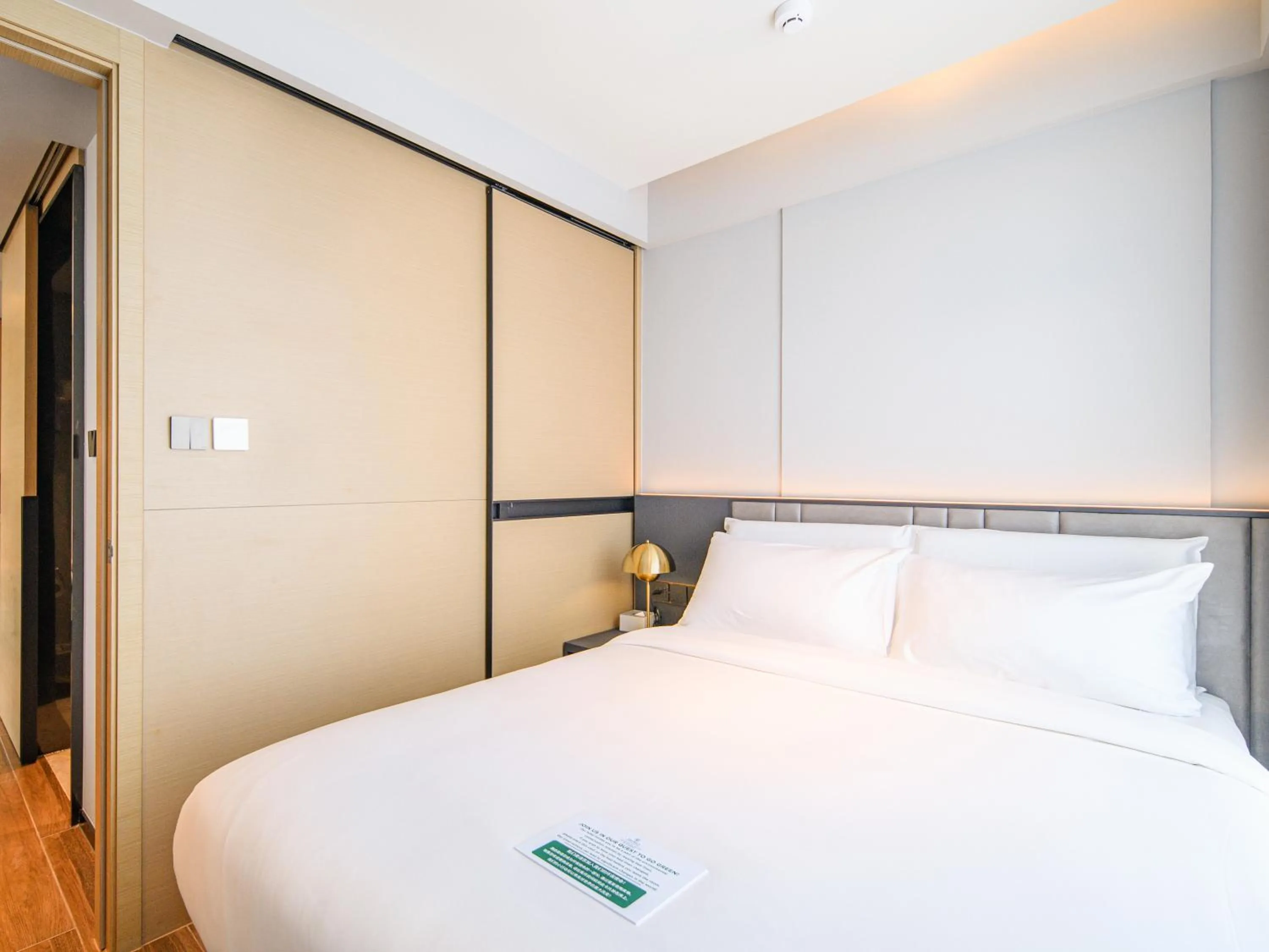 Bed in Beverly Mountain Bay, Trademark Collection by Wyndham