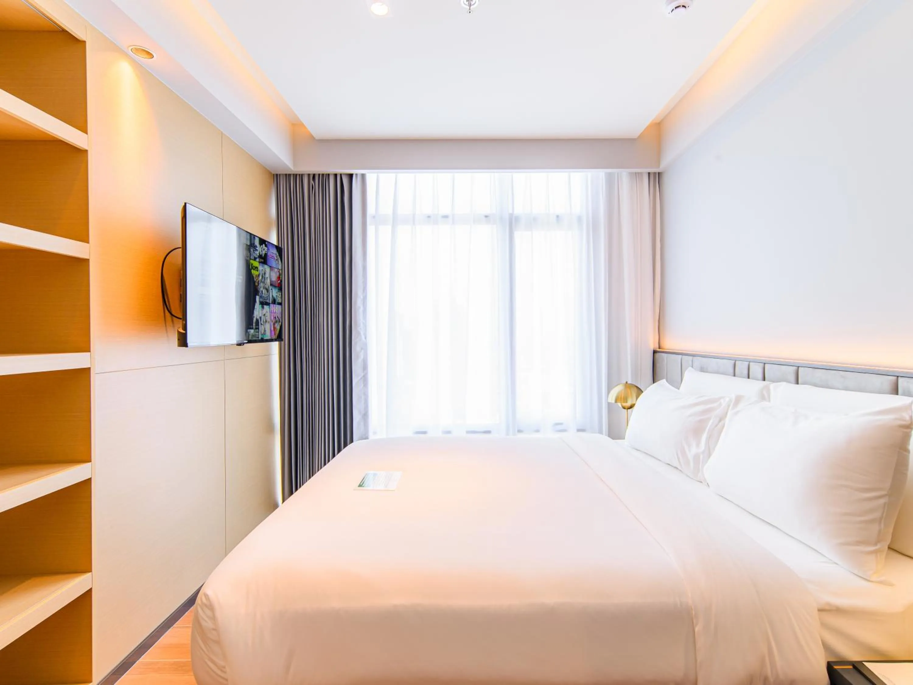 Bed in Beverly Mountain Bay, Trademark Collection by Wyndham