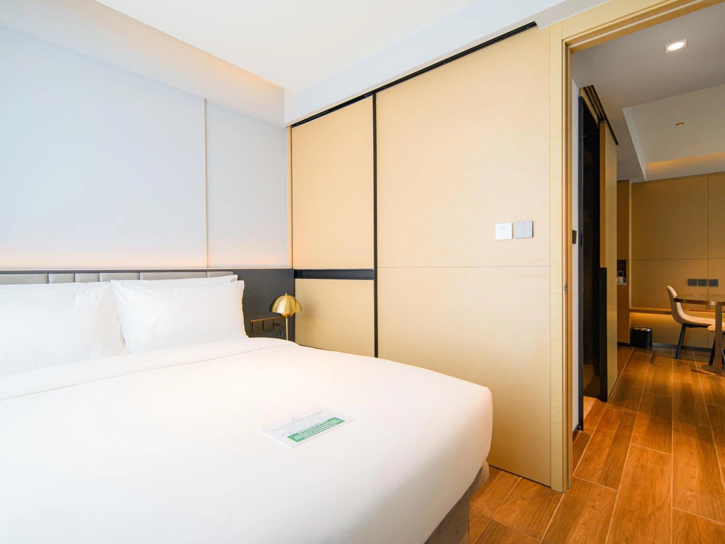 Bedroom, Bed in Beverly Mountain Bay, Trademark Collection by Wyndham