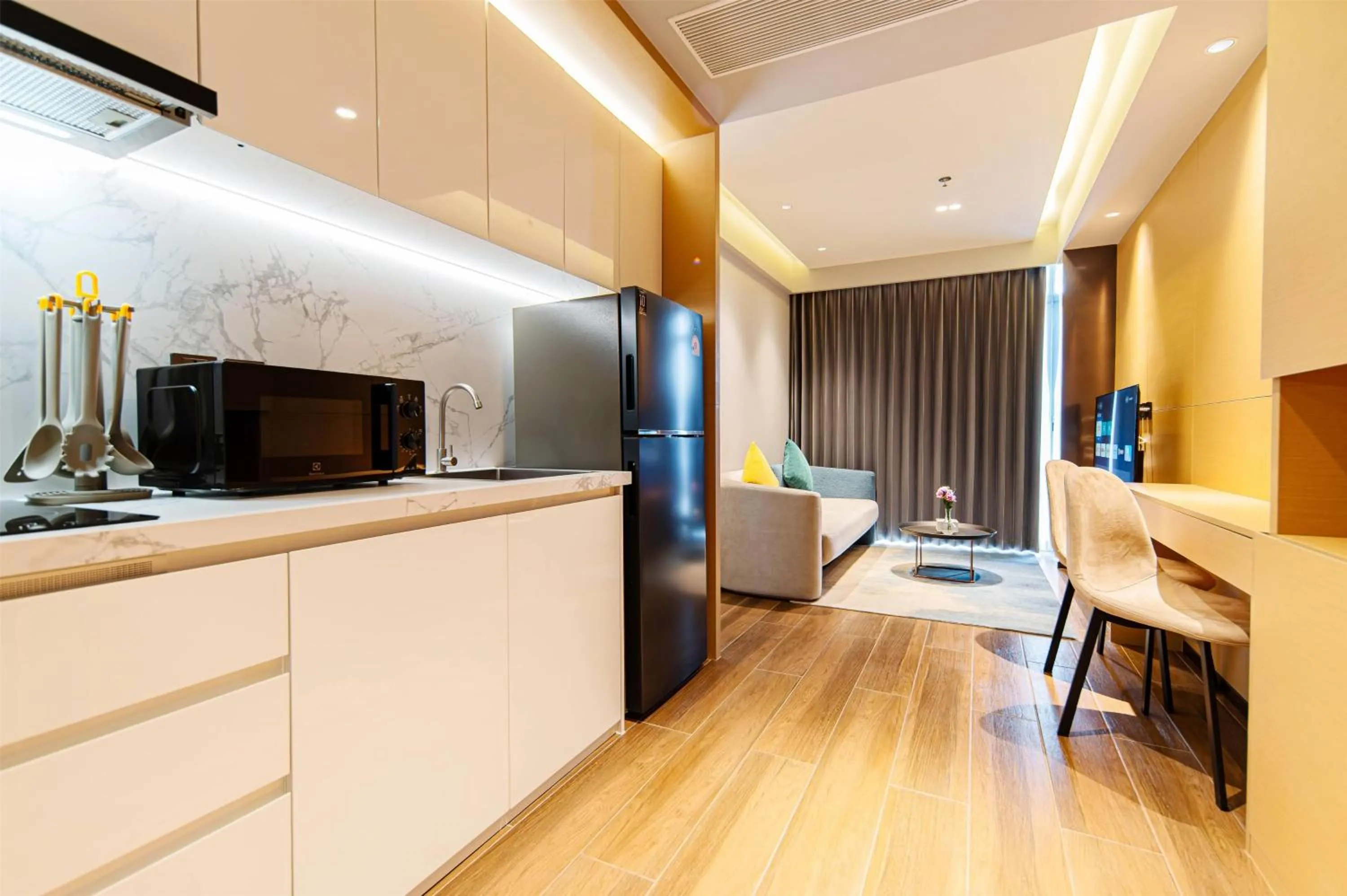 Photo of the whole room in Beverly Mountain Bay, Trademark Collection by Wyndham