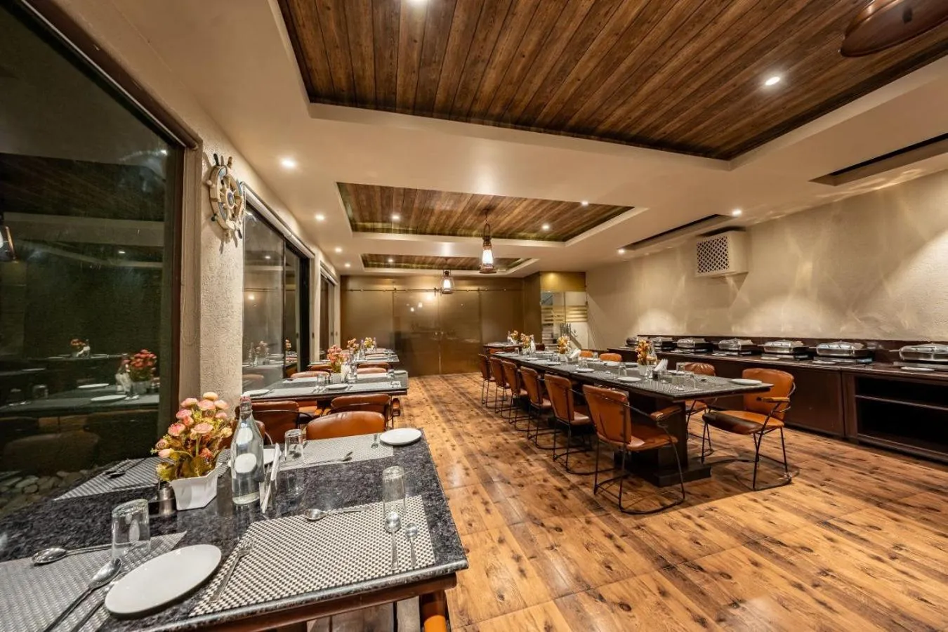 Breakfast in Aamari Resort