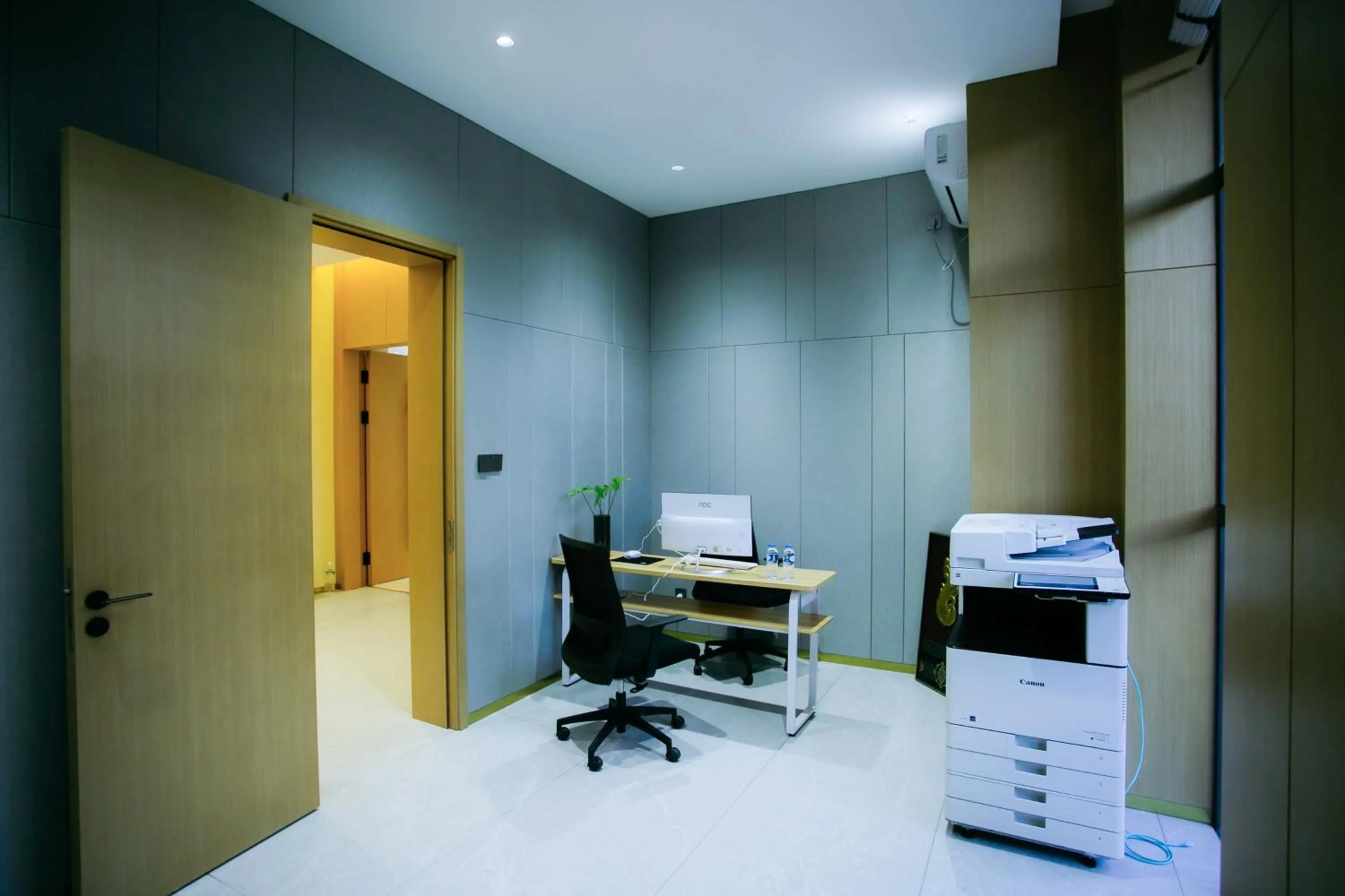 Business facilities in Ramada by Wyndham Vientiane Central