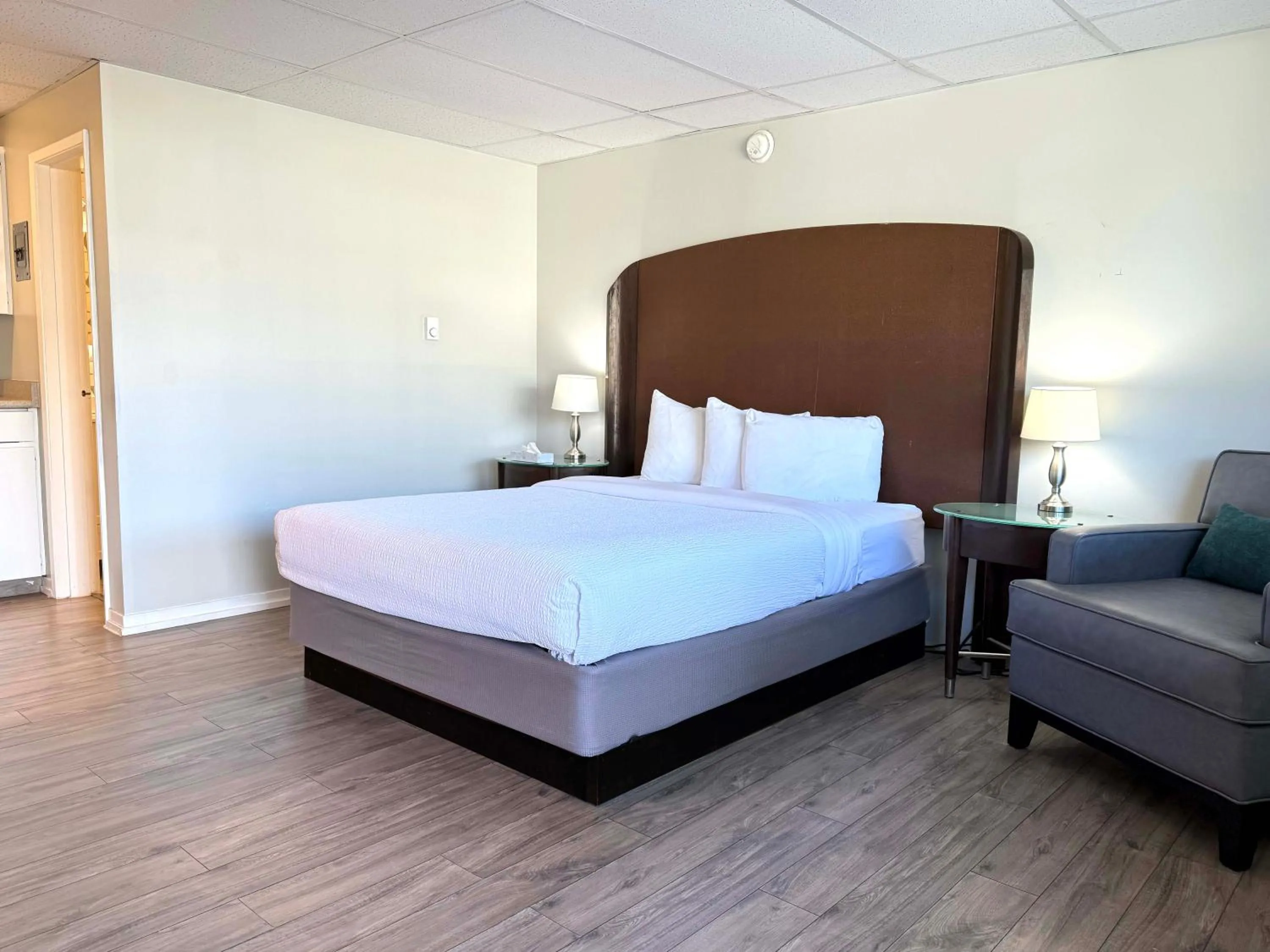 Bed in Departure Bay Motel