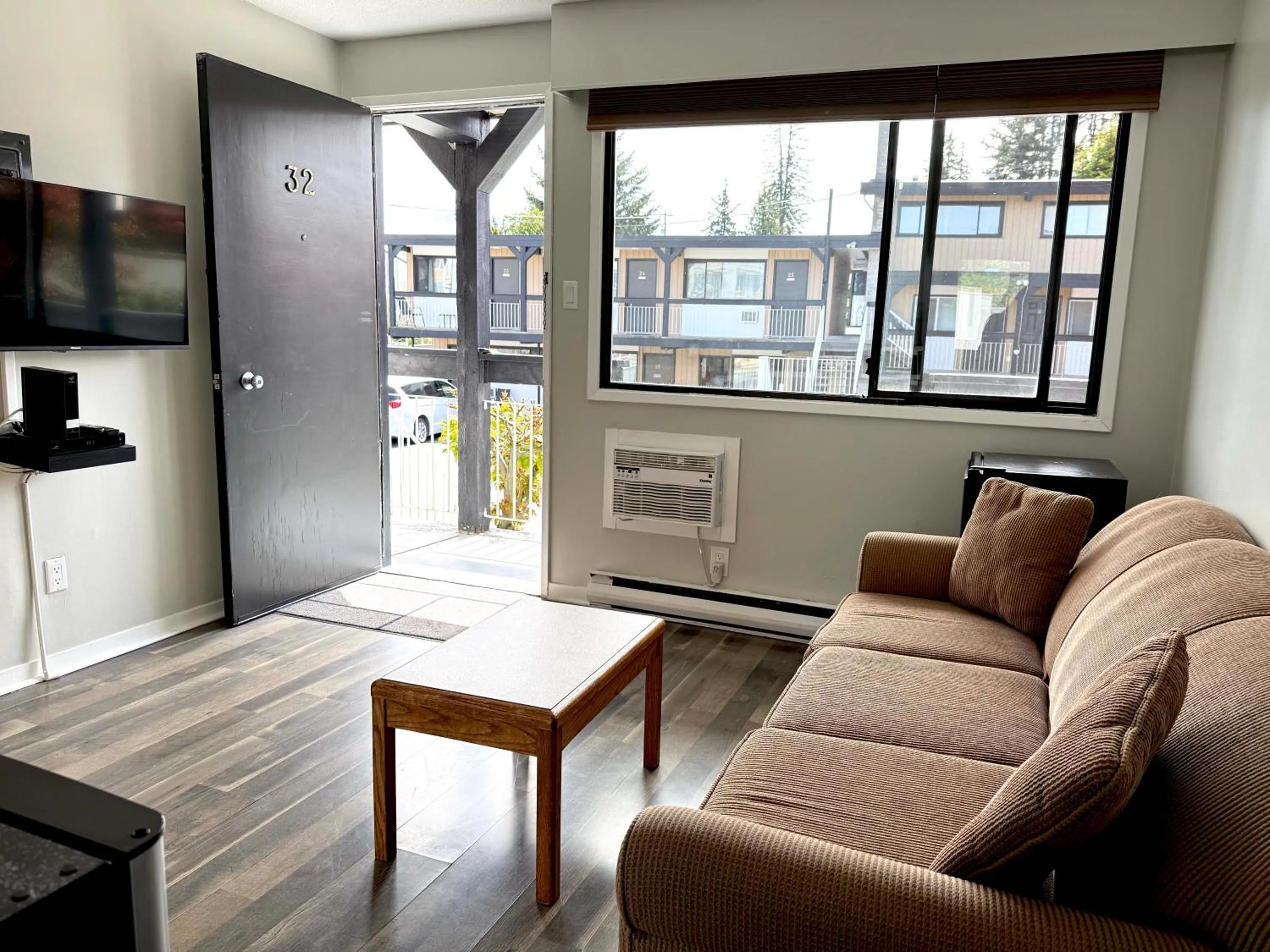 Living room in Departure Bay Motel