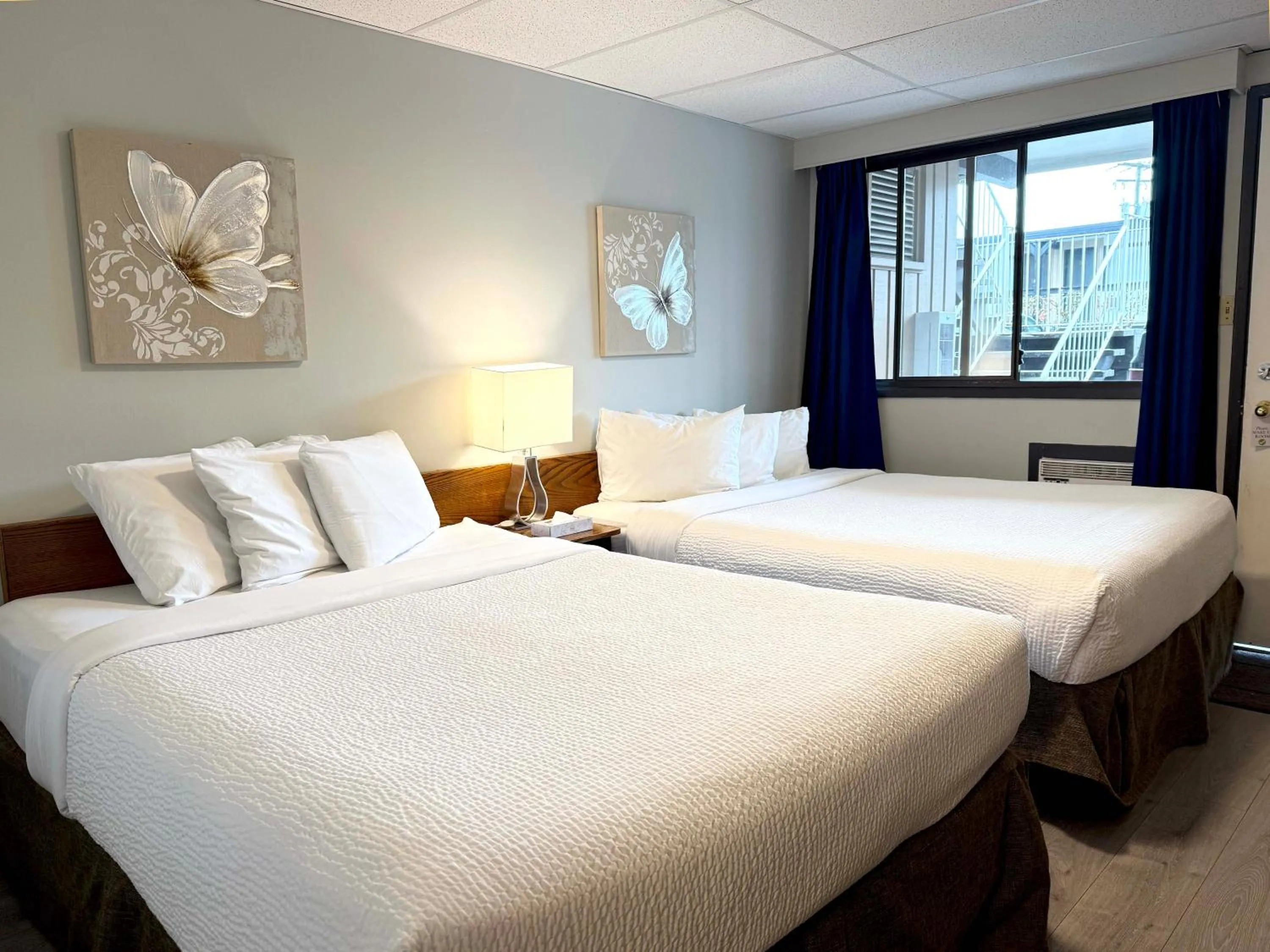 Bed in Departure Bay Motel