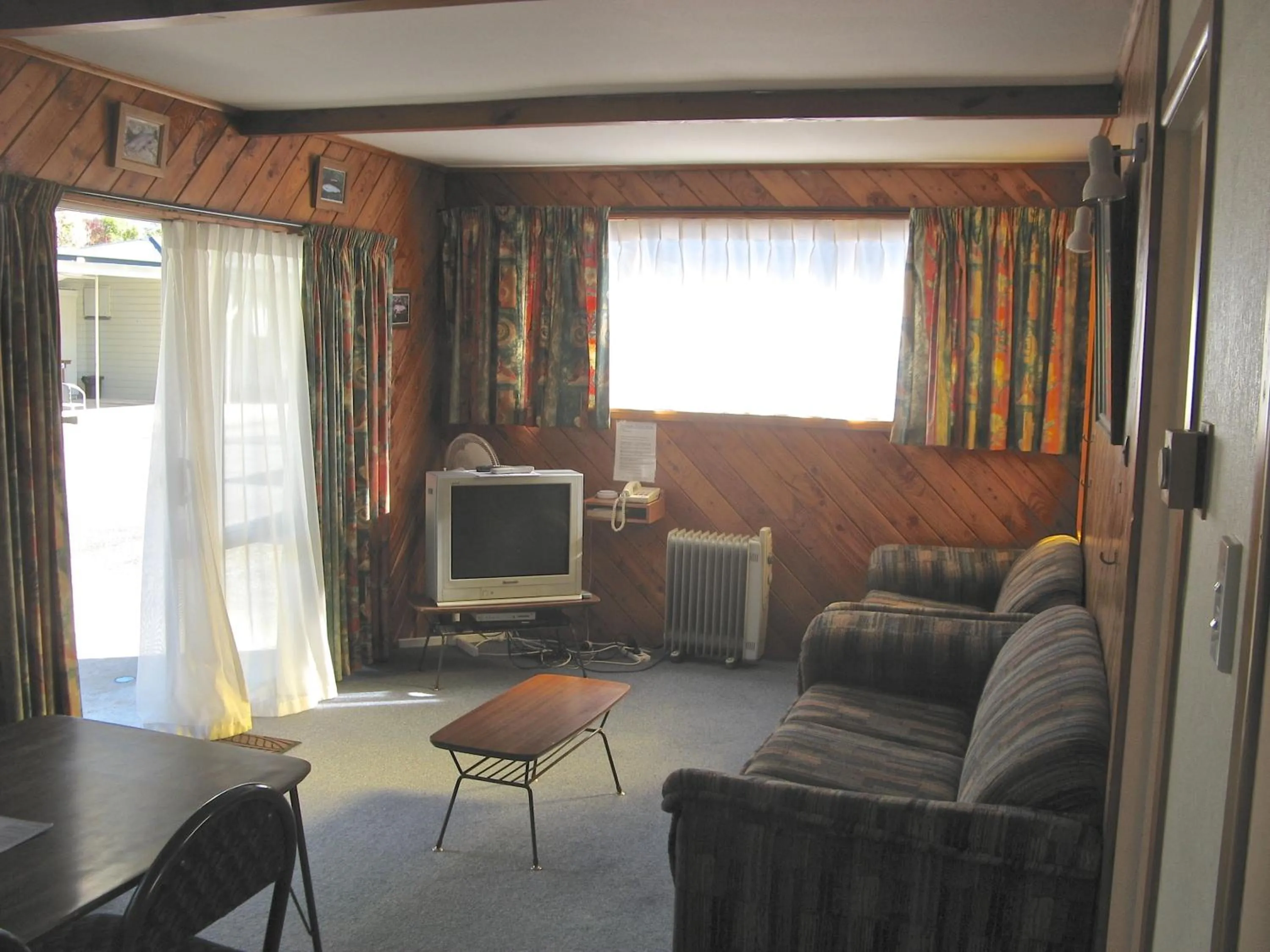 Living room in Tongariro River Motel