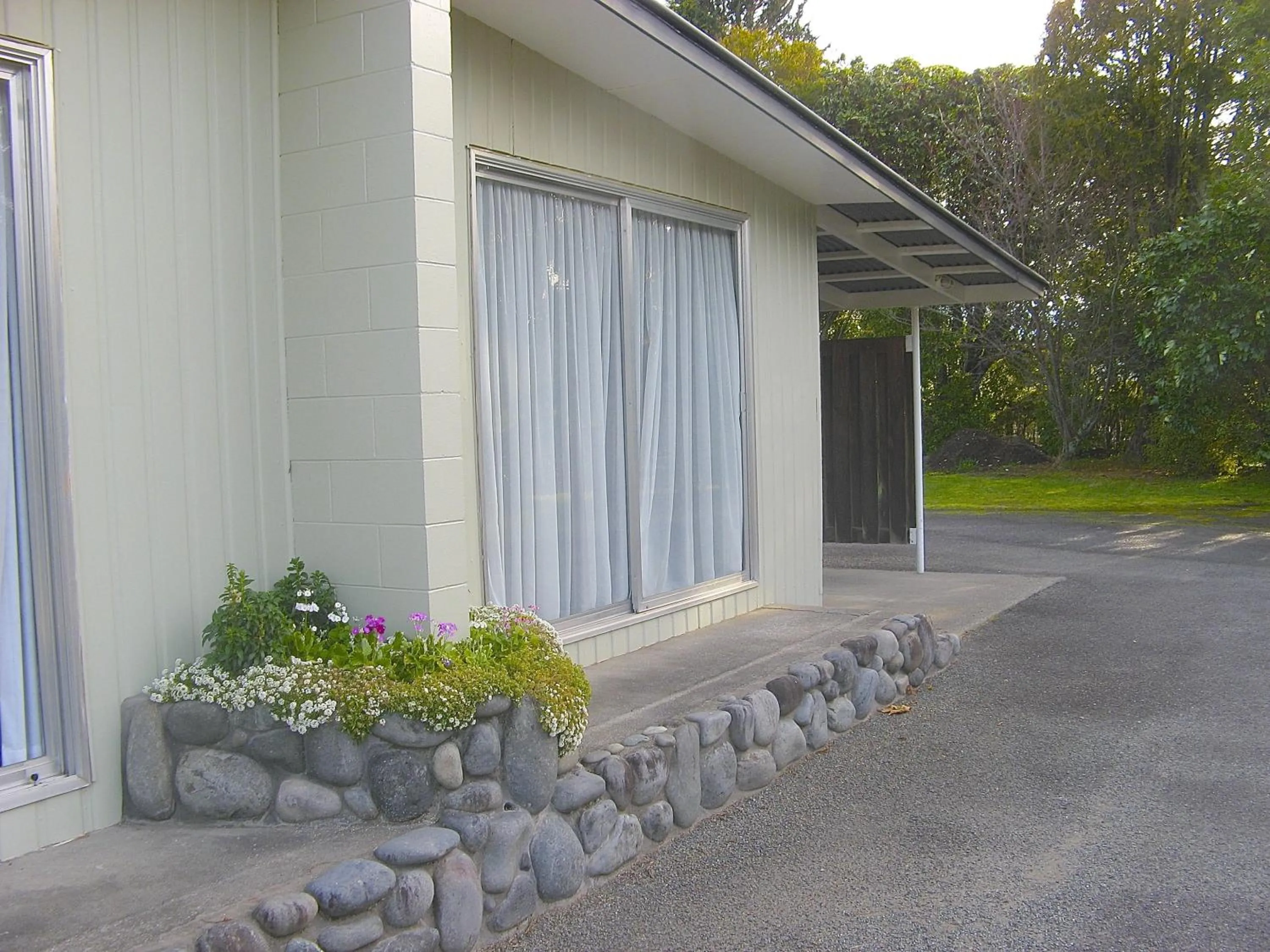 Facade/entrance in Tongariro River Motel