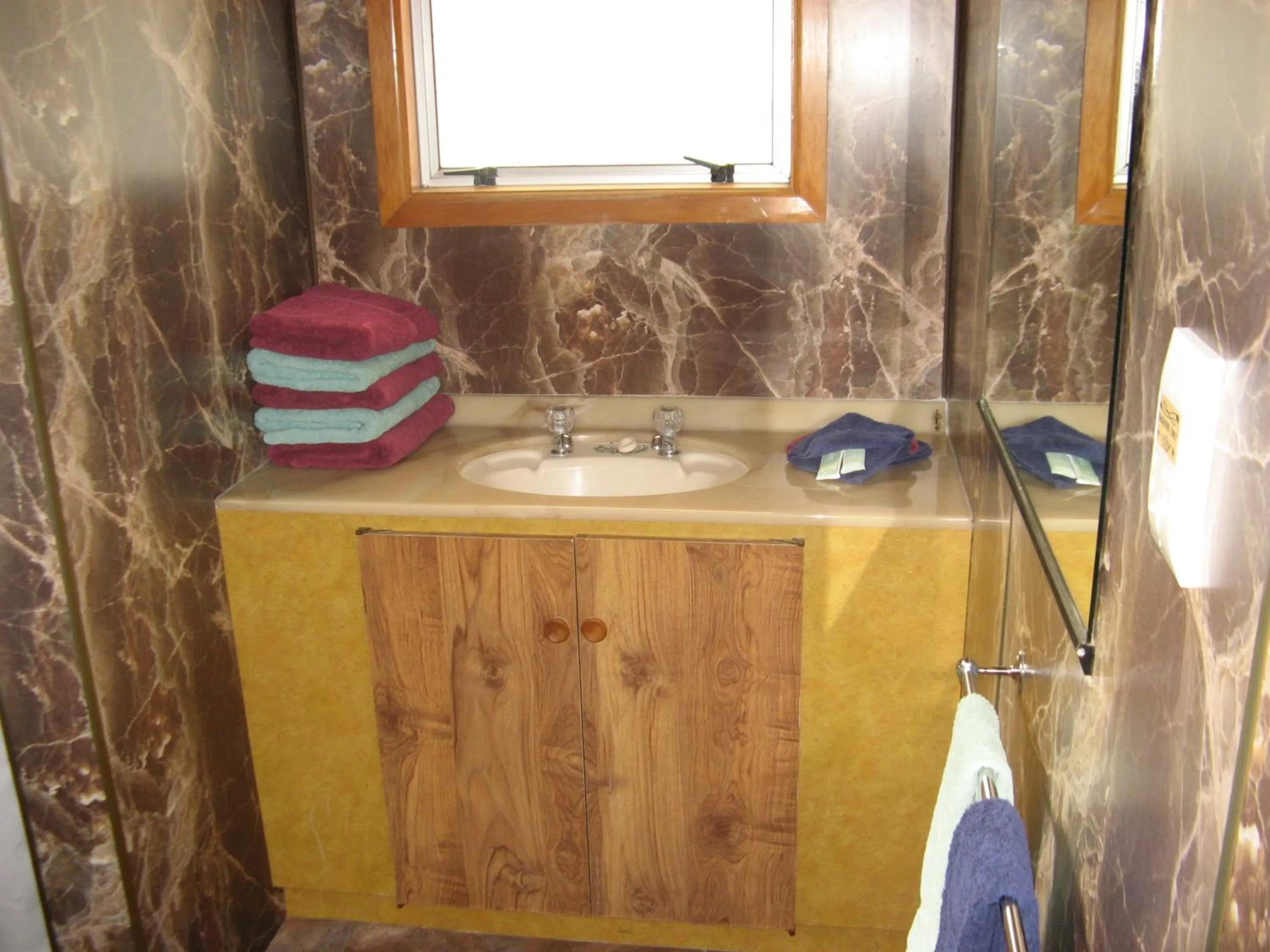 Bathroom in Tongariro River Motel