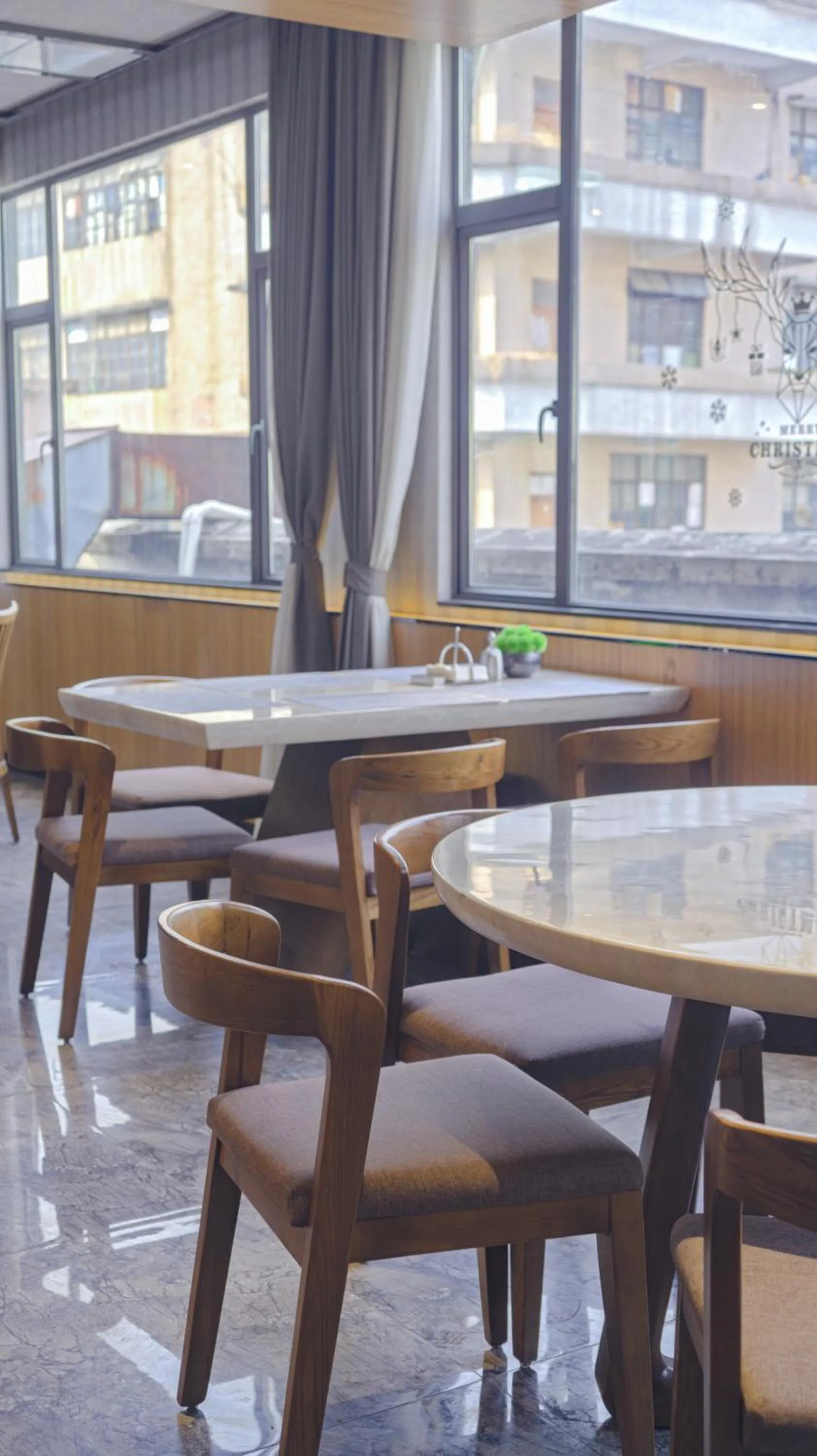 Dining area in Paco Hotel Tianpingjia Metro Guangzhou