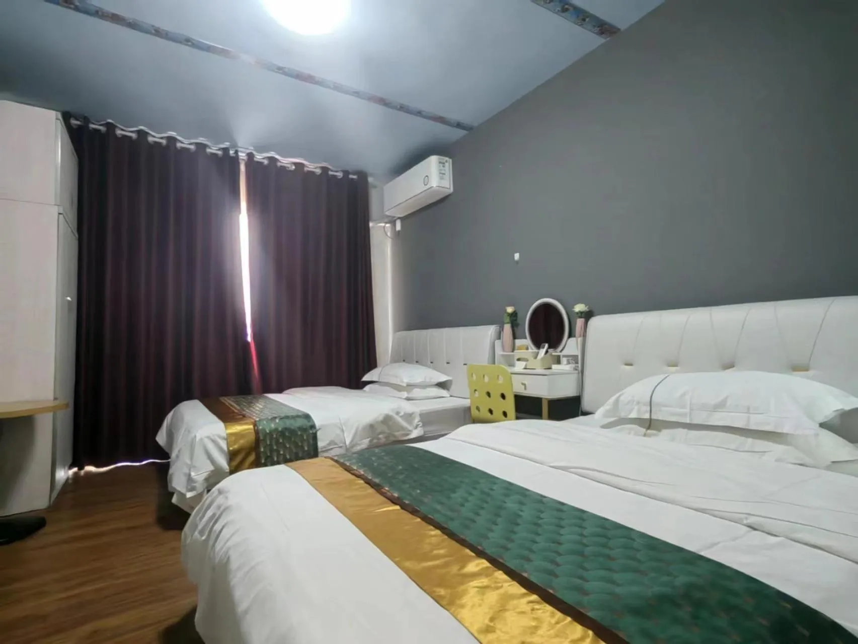 Photo of the whole room, Bed in Meiru Apartment Hotel Guangzhou Bolin Apartment