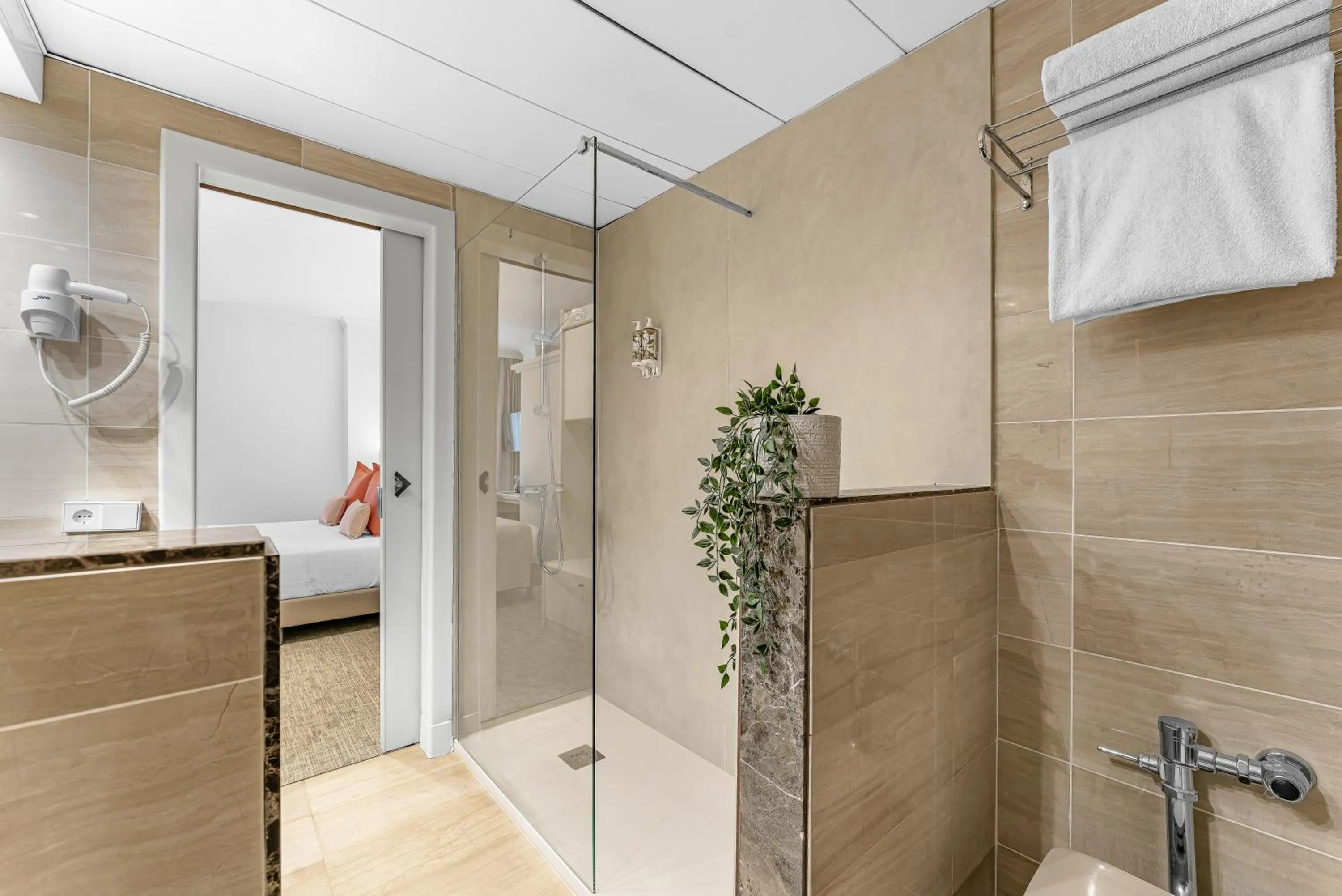 Bathroom in Acacia Suite